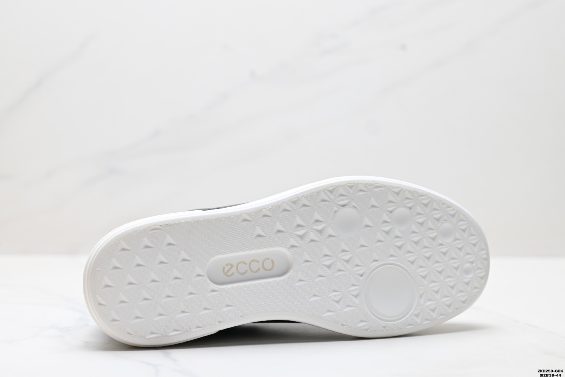 Ecco爱步 街头720系列 牛皮革 舒适百搭 户外休闲 低帮 板鞋 520884-Chinese UA Cheap High Quatity Brand Clothes Bags handbags Sneakers wholesale wholesaler seller from China Factory suppliers Fashion Clothing Shoes best Quality Beautiful Price Ecco爱步 街头720系列 牛皮革 舒适百搭 户外休闲 低帮 板鞋 520884