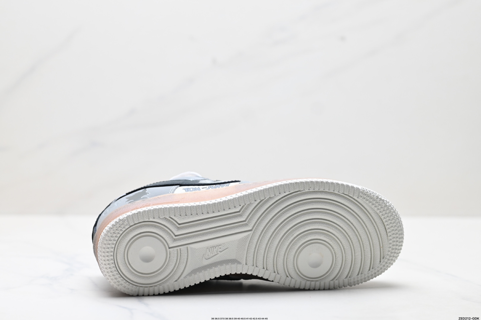 NIKE AIR FORCE 1‘07 CW1888-806-High Quatity Cheap Brand wholesale wholesaler seller Clothes Bags handbags Sneakers Top Fashion Clothing Shoes from China Factory Chinese suppliers best Quality Beautiful Price NIKE AIR FORCE 1‘07 CW1888-806