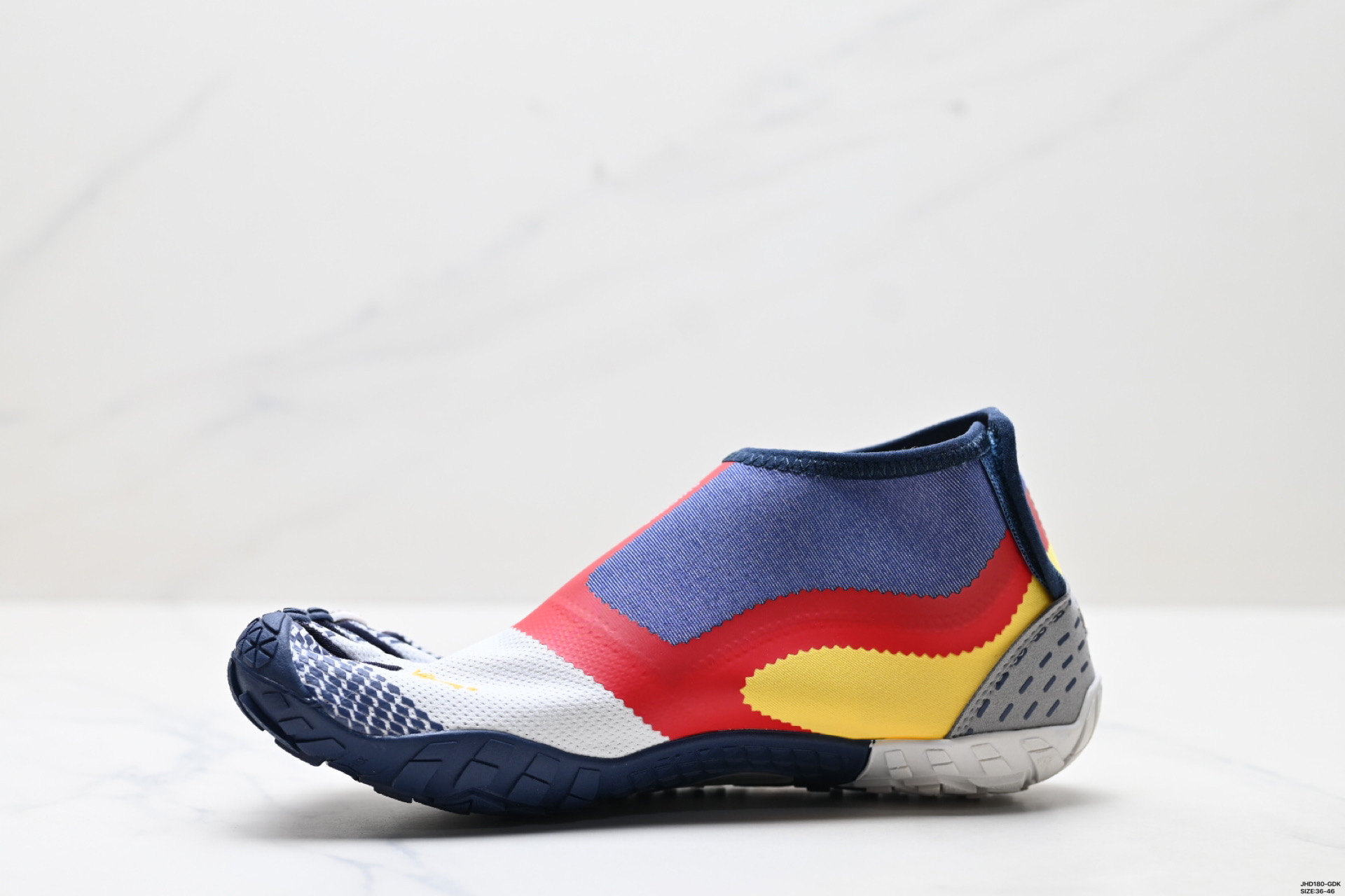 SUICOKE 五指鞋 套脚 防滑 中帮 运动 沙滩鞋 SUICOKE是日本一家运动休闲凉鞋品牌 S20MLC1-Chinese UA Cheap High Quatity Brand Clothes Bags handbags Sneakers wholesale wholesaler seller from China Factory suppliers Fashion Clothing Shoes best Quality Beautiful Price SUICOKE 五指鞋 套脚 防滑 中帮 运动 沙滩鞋 SUICOKE是日本一家运动休闲凉鞋品牌 S20MLC1