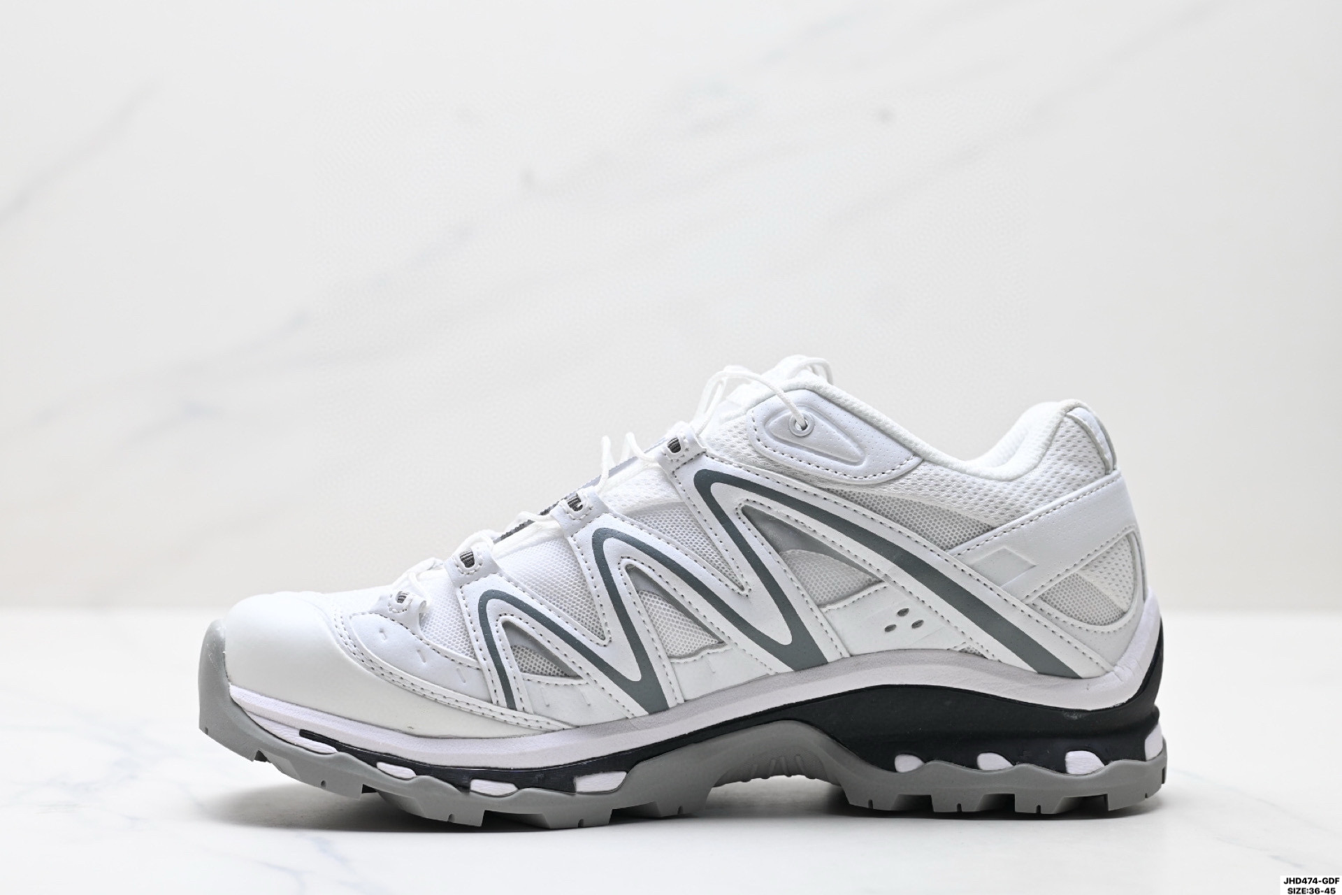 💰210
公司级✅SALOMON萨洛蒙 XT-QUEST 探索者系列户外越野跑鞋
鞋面采用SENSIFIT贴合技术 全方位贴合包裹脚型 鞋跟部鞋底牵引设计 提供强大的抓地性能 更适应野外崎岖不平的道路 其3D ADVANCED CHASSIS底盘 材料轻量大化 钉齿设计更具稳定性 防护性 鞋底易磨损区运用CONTAGRIP高耐磨材料 应对城市硬质路面长距离跑考验 
货号:417589-21
尺码:36-45
ID:JHD474-GDF