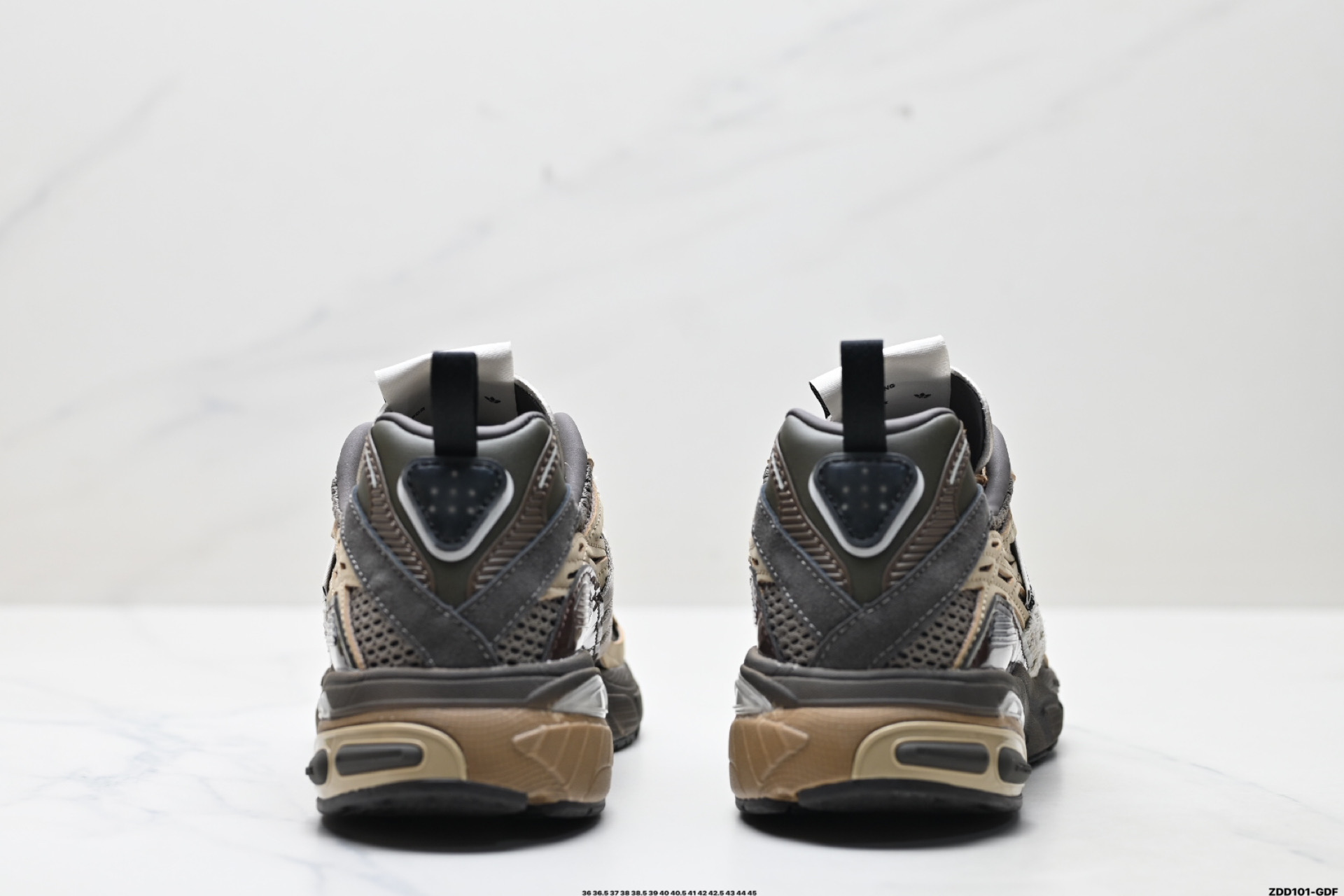 Adidas Adistar Cushion Sftm防滑耐磨 低帮 运动老爹鞋 JR8044