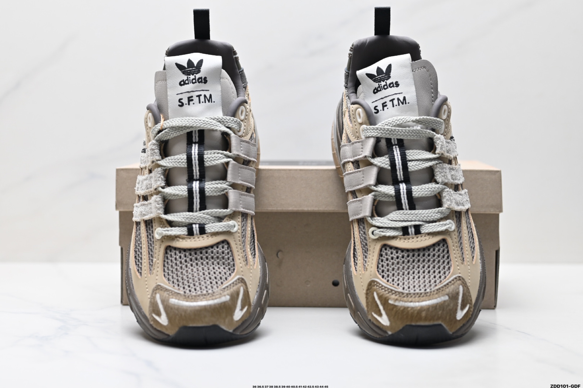 Adidas Adistar Cushion Sftm防滑耐磨 低帮 运动老爹鞋 JR8044