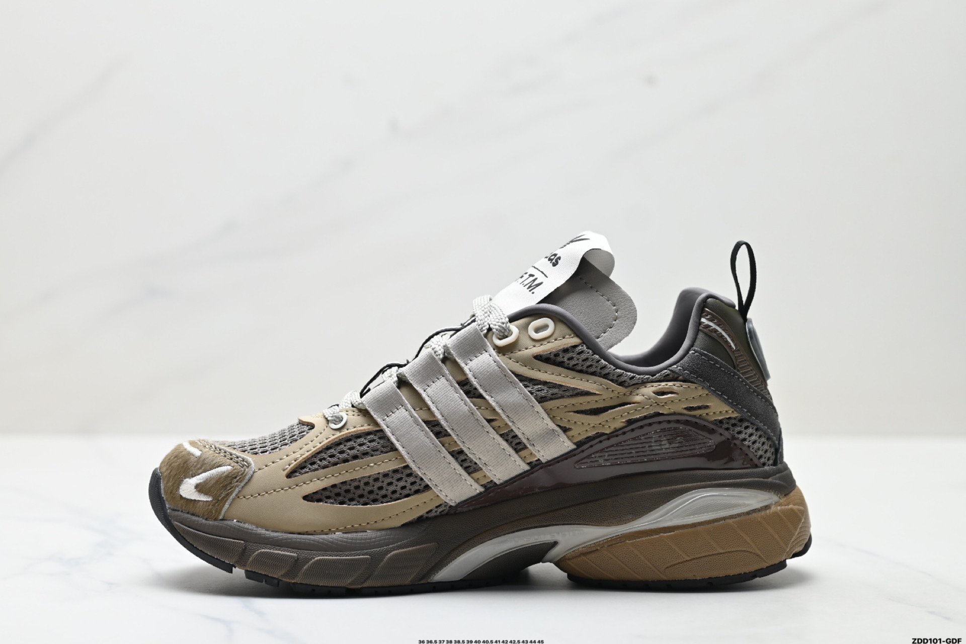 Adidas Adistar Cushion Sftm防滑耐磨 低帮 运动老爹鞋 JR8044