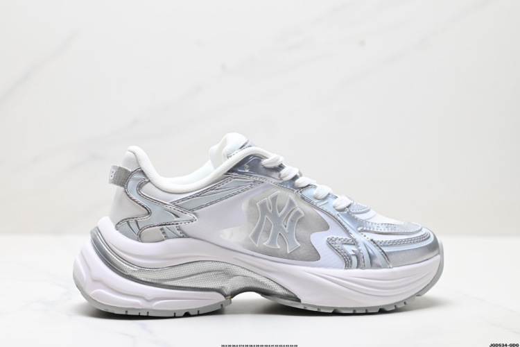 MLB New York Yankees Curve Runner: Comfortable, Versatile Low-Top Sneakers 1 MLB New York Yankees Curve Runner: Comfortable, Versatile Low-Top Sneakers