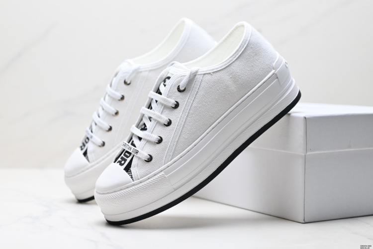 Dior Walk'n'Dior Oblique Print Embroidered Low-Top Sneakers - Cream White 1 Dior Walk’n’Dior Oblique Print Embroidered Low-Top Sneakers – Cream White