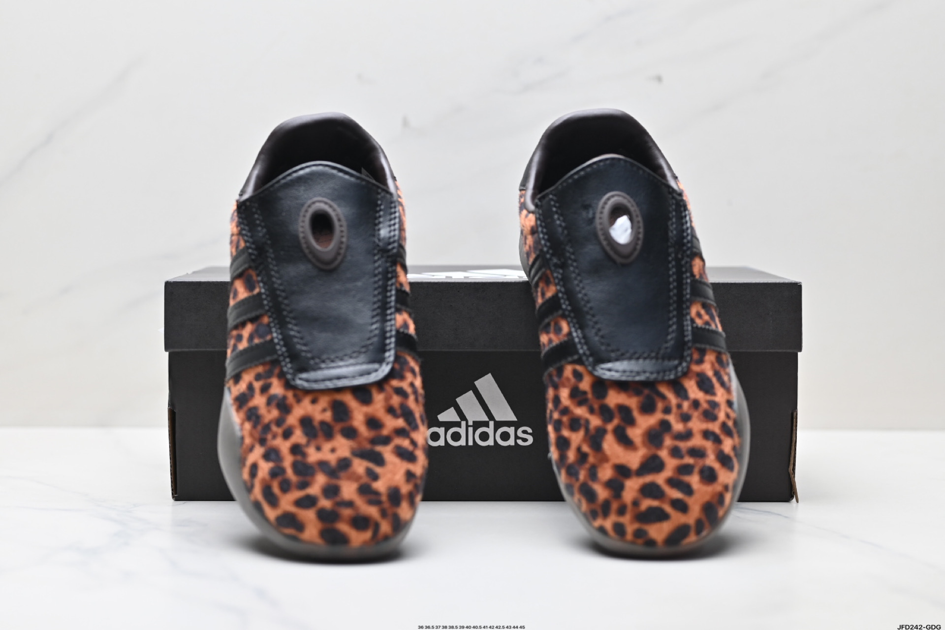 阿迪达斯三叶草TAEKWONDO MEI春季新款一脚蹬德训鞋 花纹跆拳道鞋 JS0298