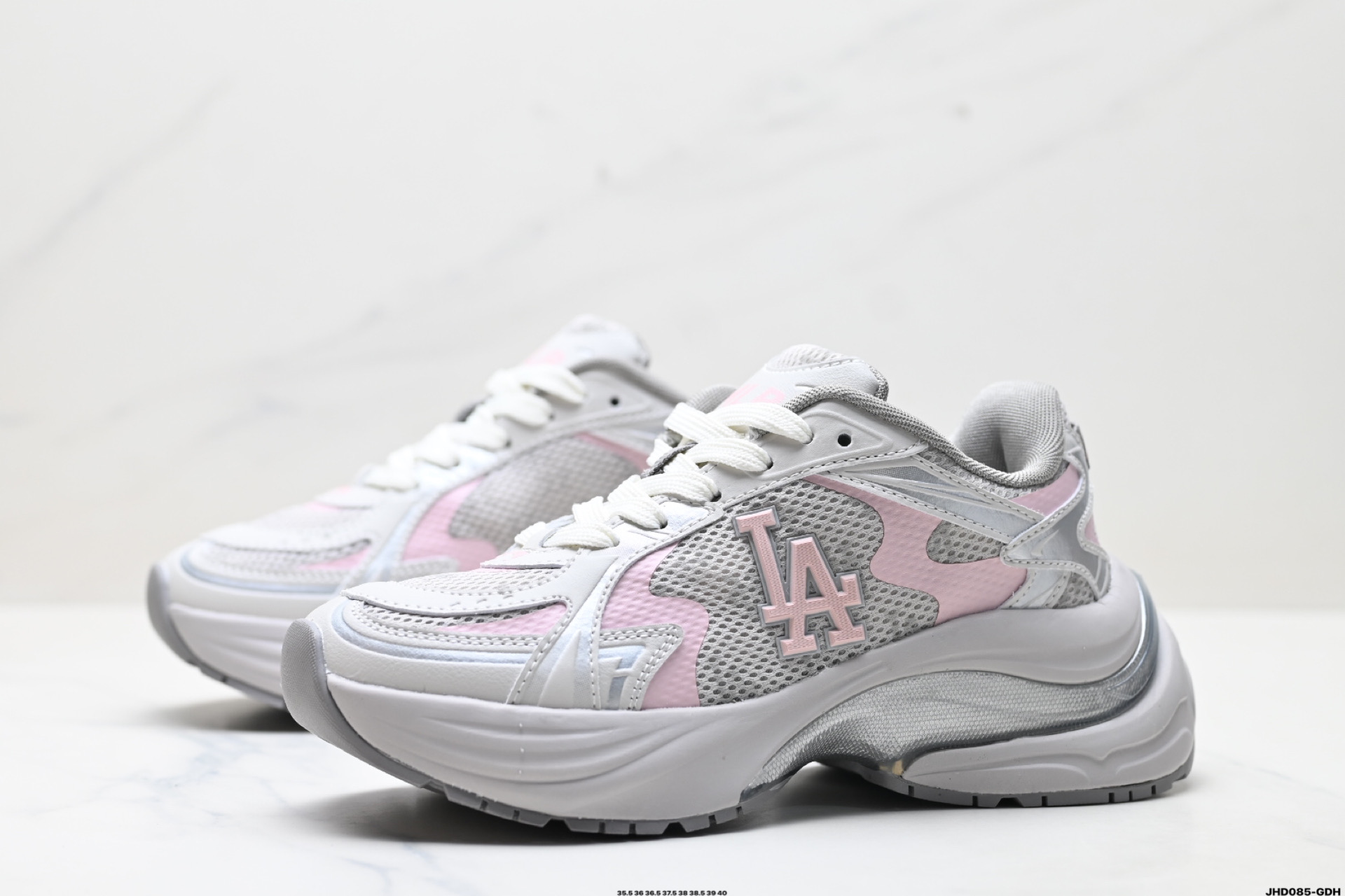 MLB New York Yankees Curve Runner 舒适百搭 防滑耐磨 低帮 流浪鞋跑步鞋 3ARNSPL5N