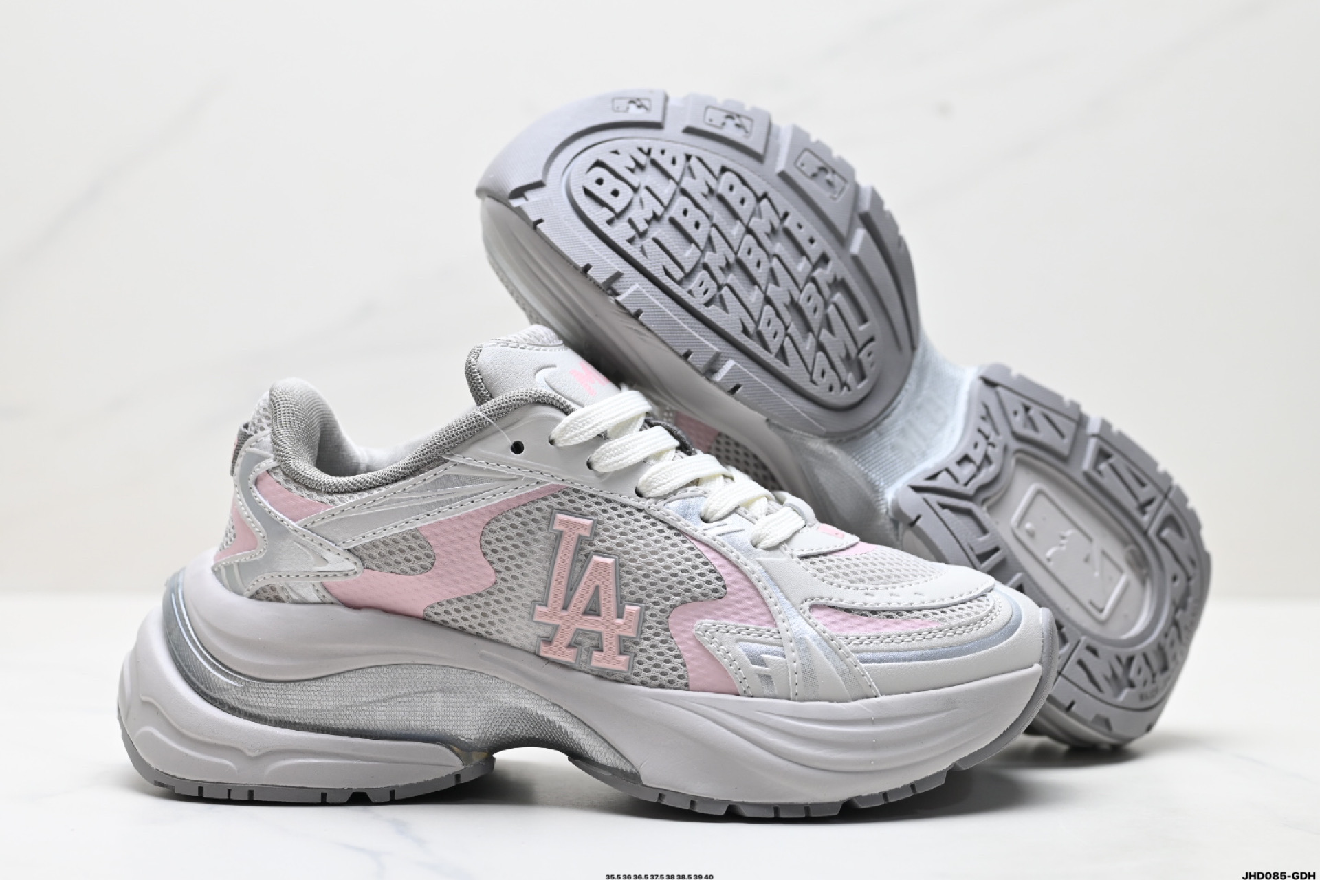 MLB New York Yankees Curve Runner 舒适百搭 防滑耐磨 低帮 流浪鞋跑步鞋 3ARNSPL5N