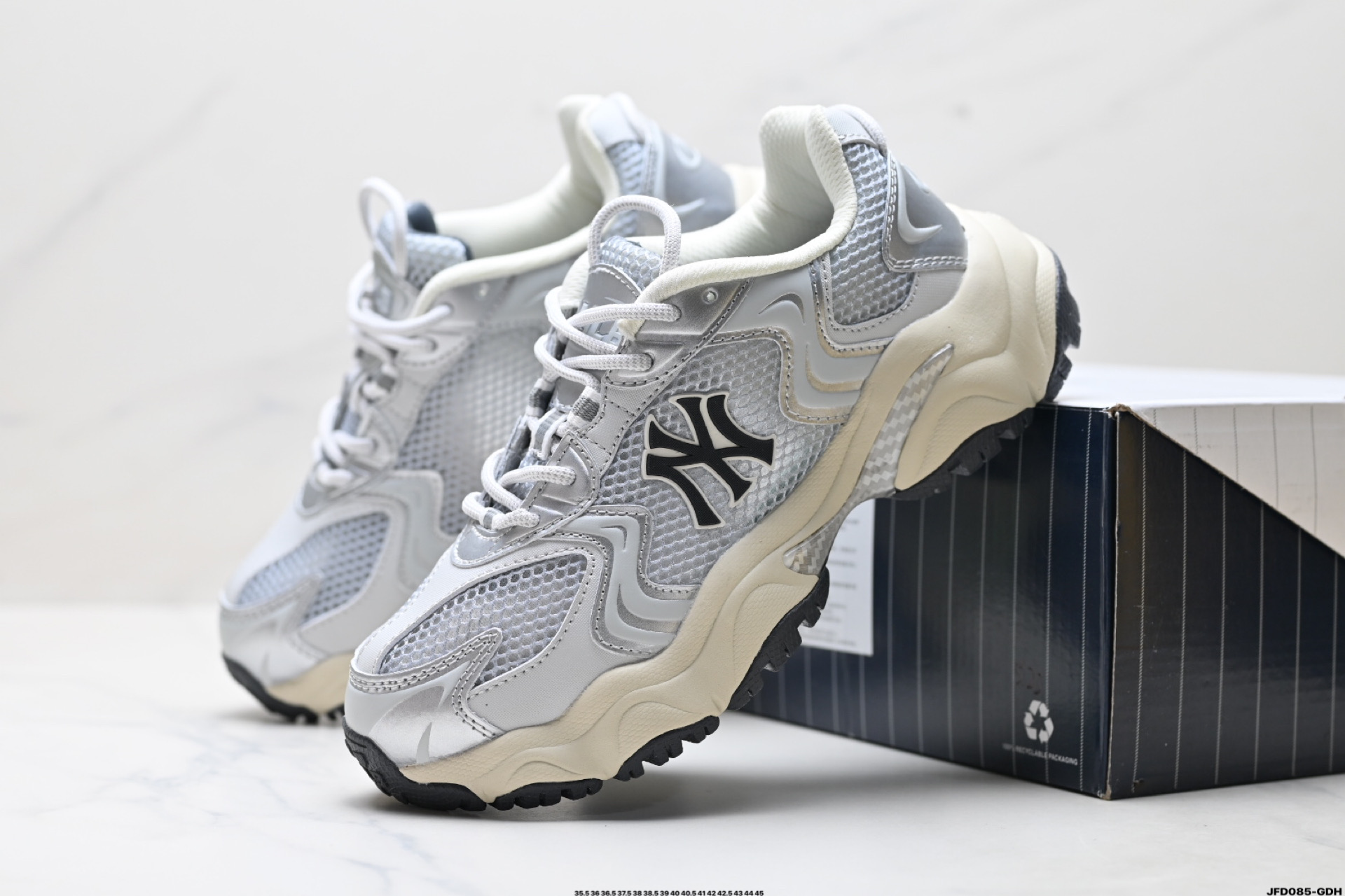 MLB CARGO CHUNKY 纽约洋基队 时尚百搭休闲运动潮流 防滑耐磨 低帮 老爹鞋 3ASHW075N