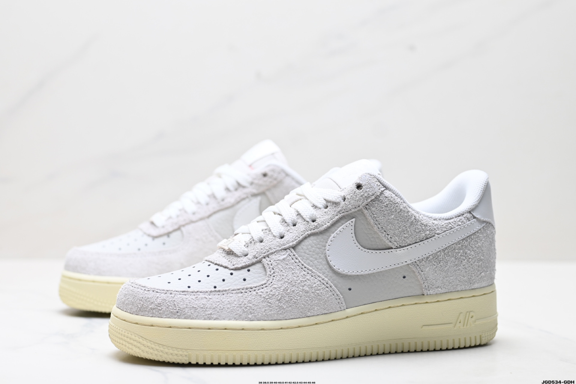 NIKE AIR FORCE 1‘07 LX  HF2897-001