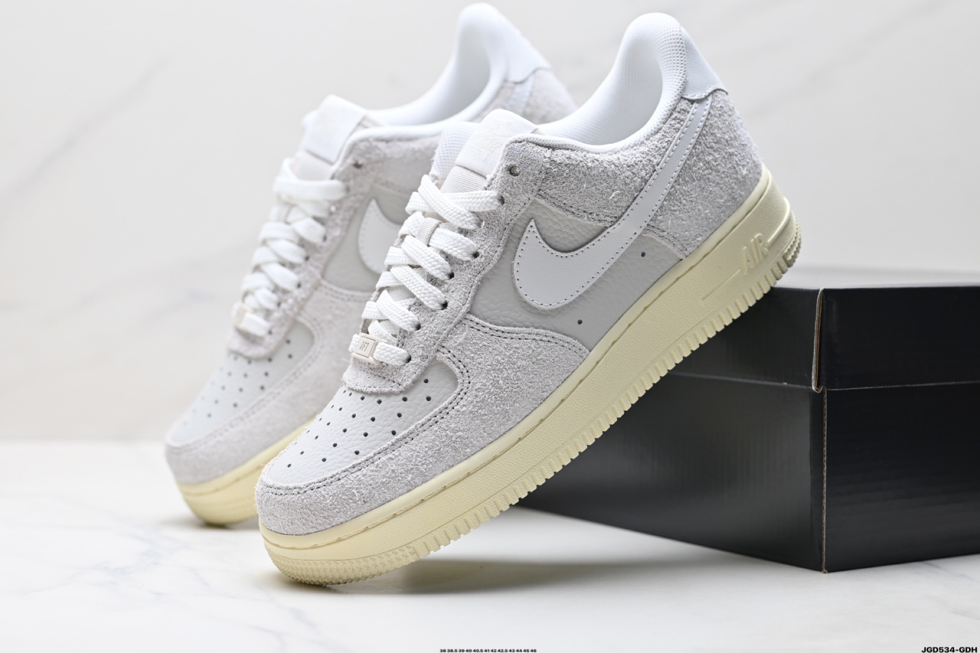 NIKE AIR FORCE 1‘07 LX  HF2897-001