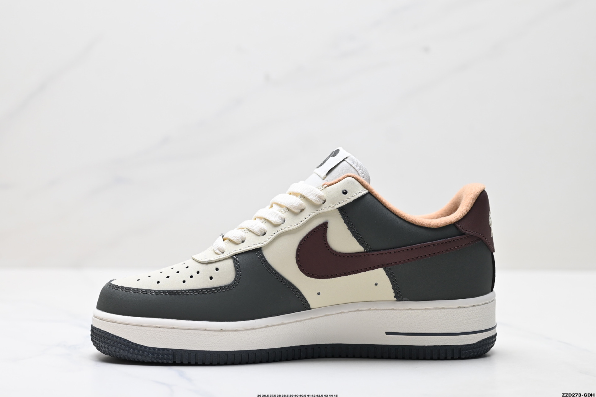 NIKE AIR FORCE 1‘07 LV8  AM1588-001