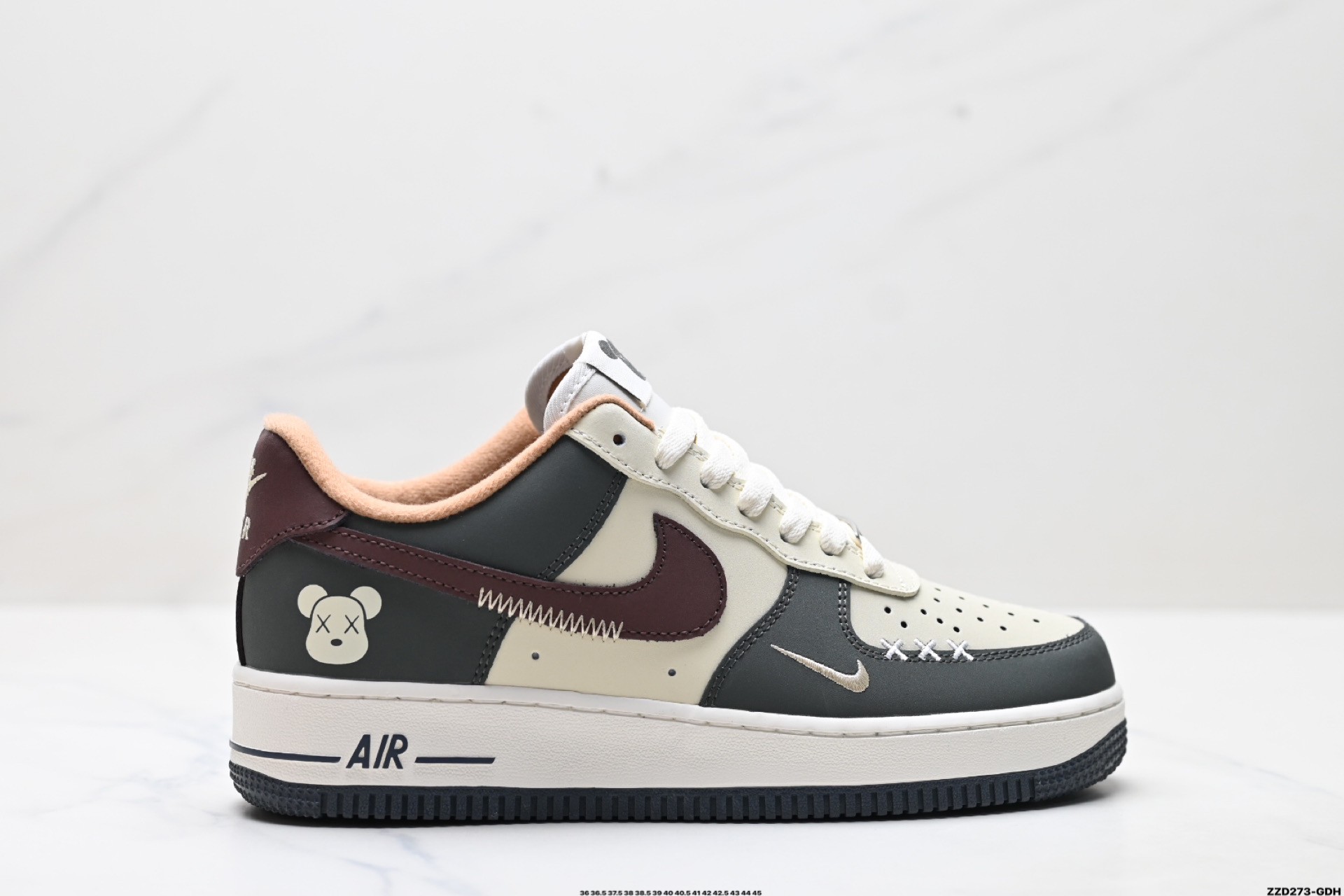NIKE AIR FORCE 1‘07 LV8  AM1588-001