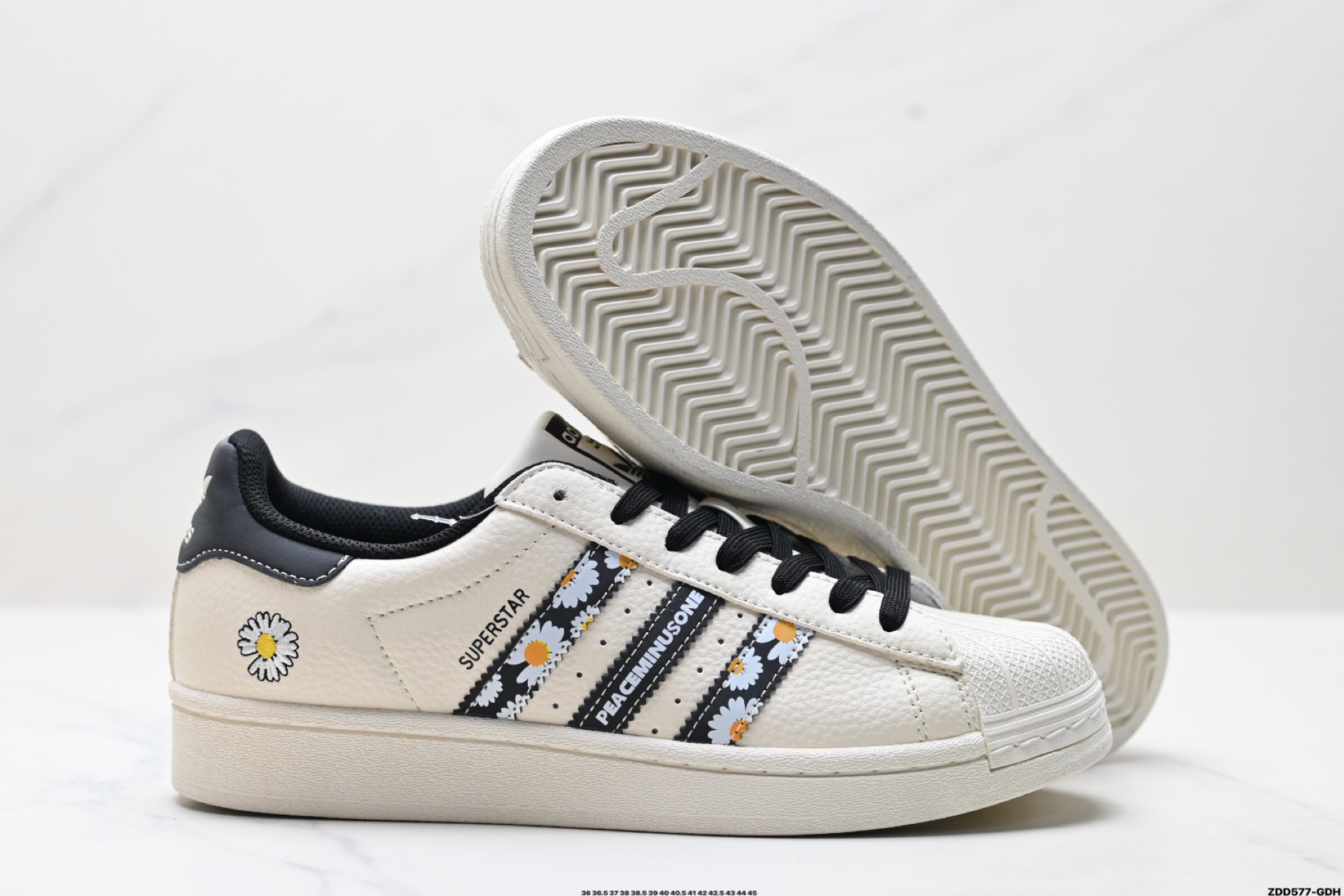 Adidas Originals Superstar 阿迪达斯 三叶草 贝壳头’DIY’系列低帮经典百搭休闲运动板鞋  XG0007