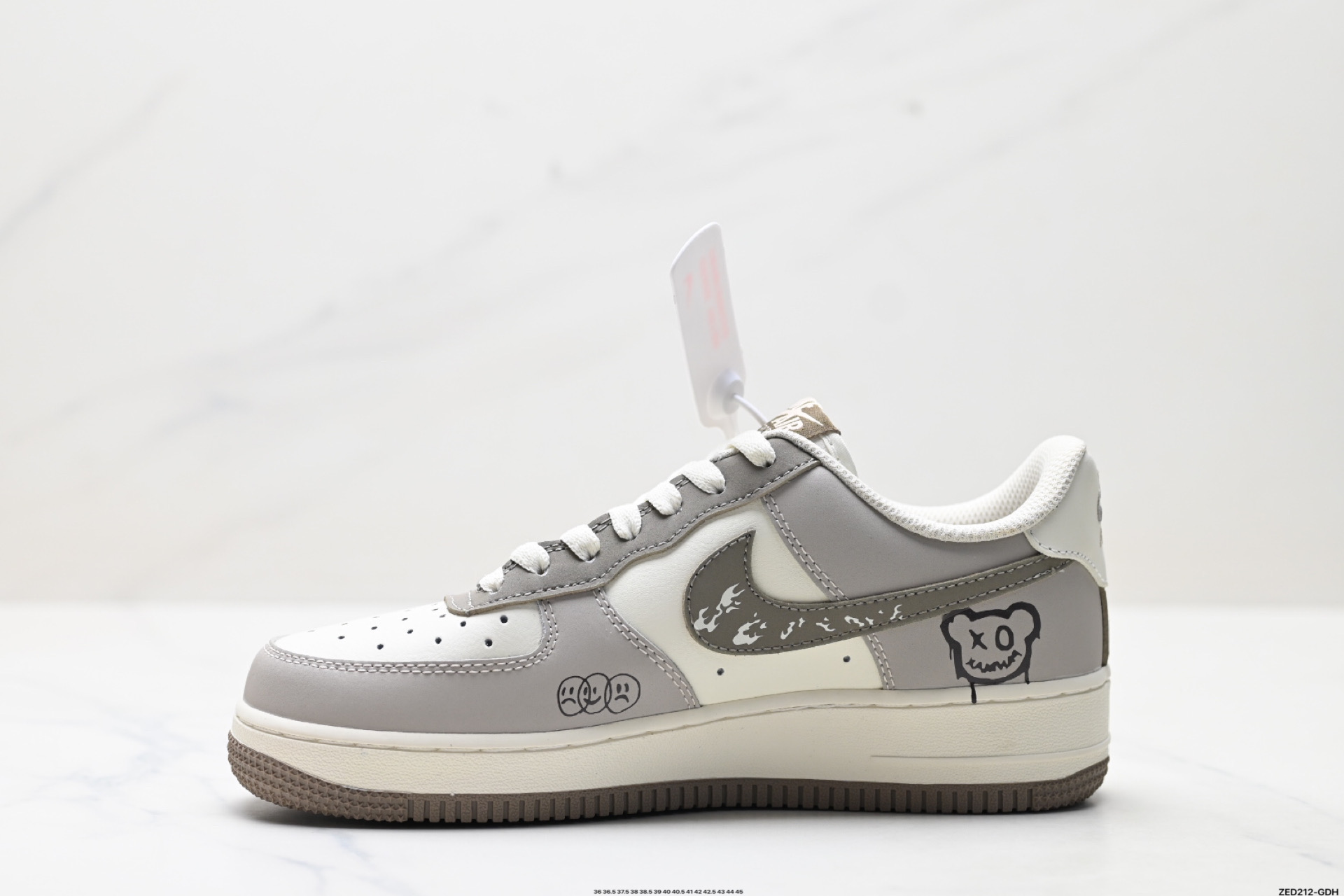 NIKE AIR FORCE 1‘07 LV8  DB3301-881