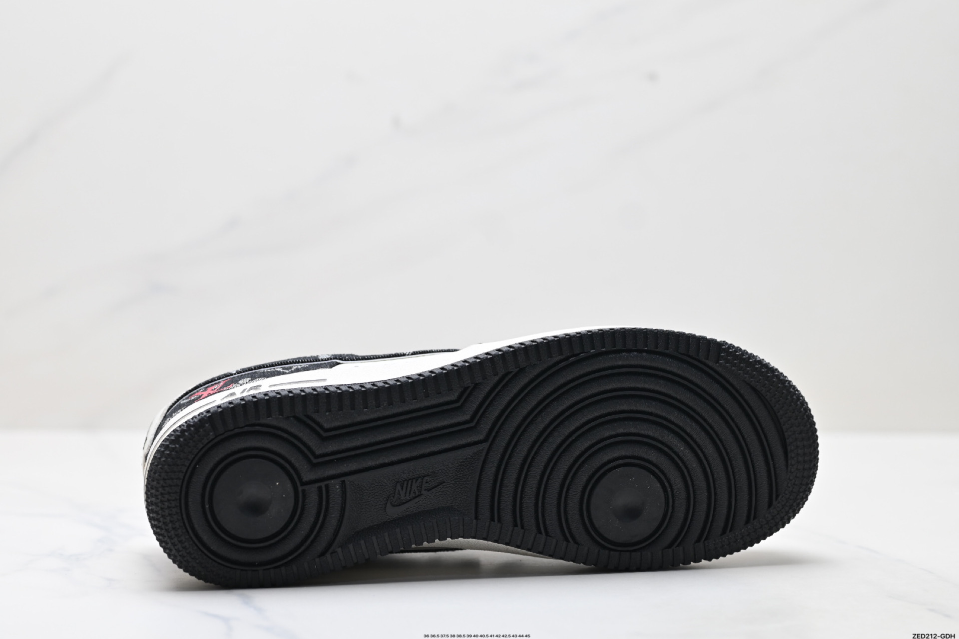 NIKE AIR FORCE 1‘07 LV8  LW9279-001