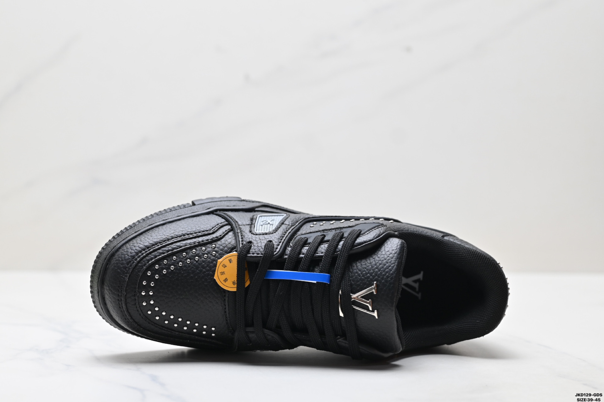 💰180
真标✅全新LV路易威登Louis Vuitton Trainer Sneaker Low休闲运动文化百搭板鞋 
尺码:39-45
ID:JKD129-GDS