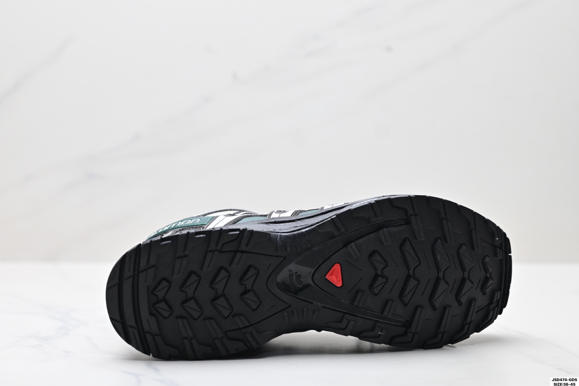 💰230
公司级✅Salomon XA PRO 3D萨洛蒙户外越野跑鞋 鞋面采用SENSIFIT贴合技术 全方位贴合包裹脚型 鞋跟部鞋底牵引设计 提供强大的抓地性能 更适应野外崎岖不平的道路 其3D ADVANCED CHASSIS底盘 材料轻量大化 钉齿设计更具稳定性、防护性 鞋底易磨损区运用CONTAGRIP高耐磨材料 应对城市硬质路面长距离跑考验 
货号:478874-26
尺码:36-45
ID:JSD474-GDS