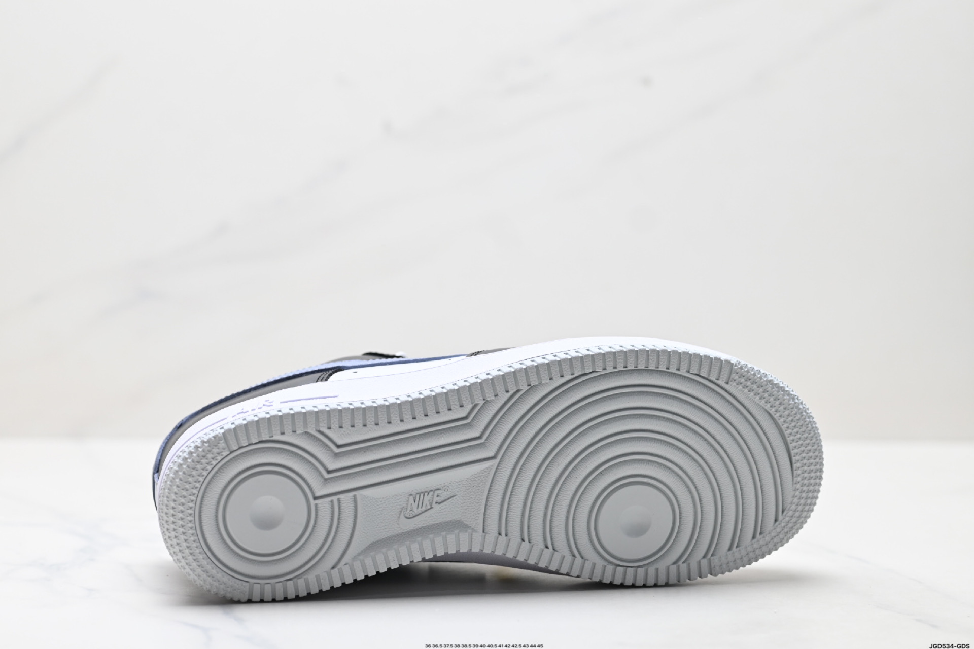 NIKE AIR FORCE 1‘07  FD9065-100