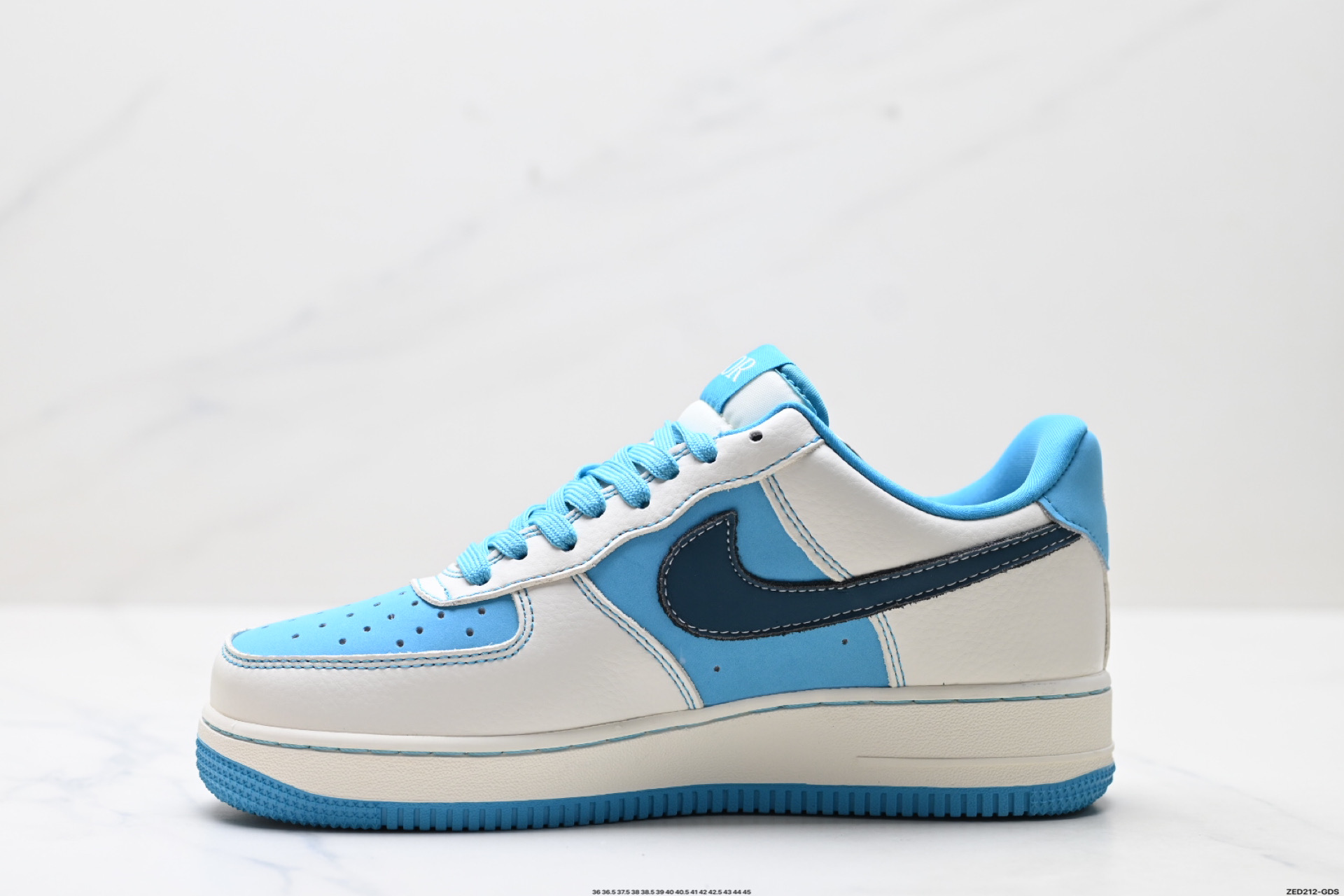 NIKE AIR FORCE 1‘07 KK1988-088 NIKE AIR FORCE 1‘07 KK1988-088