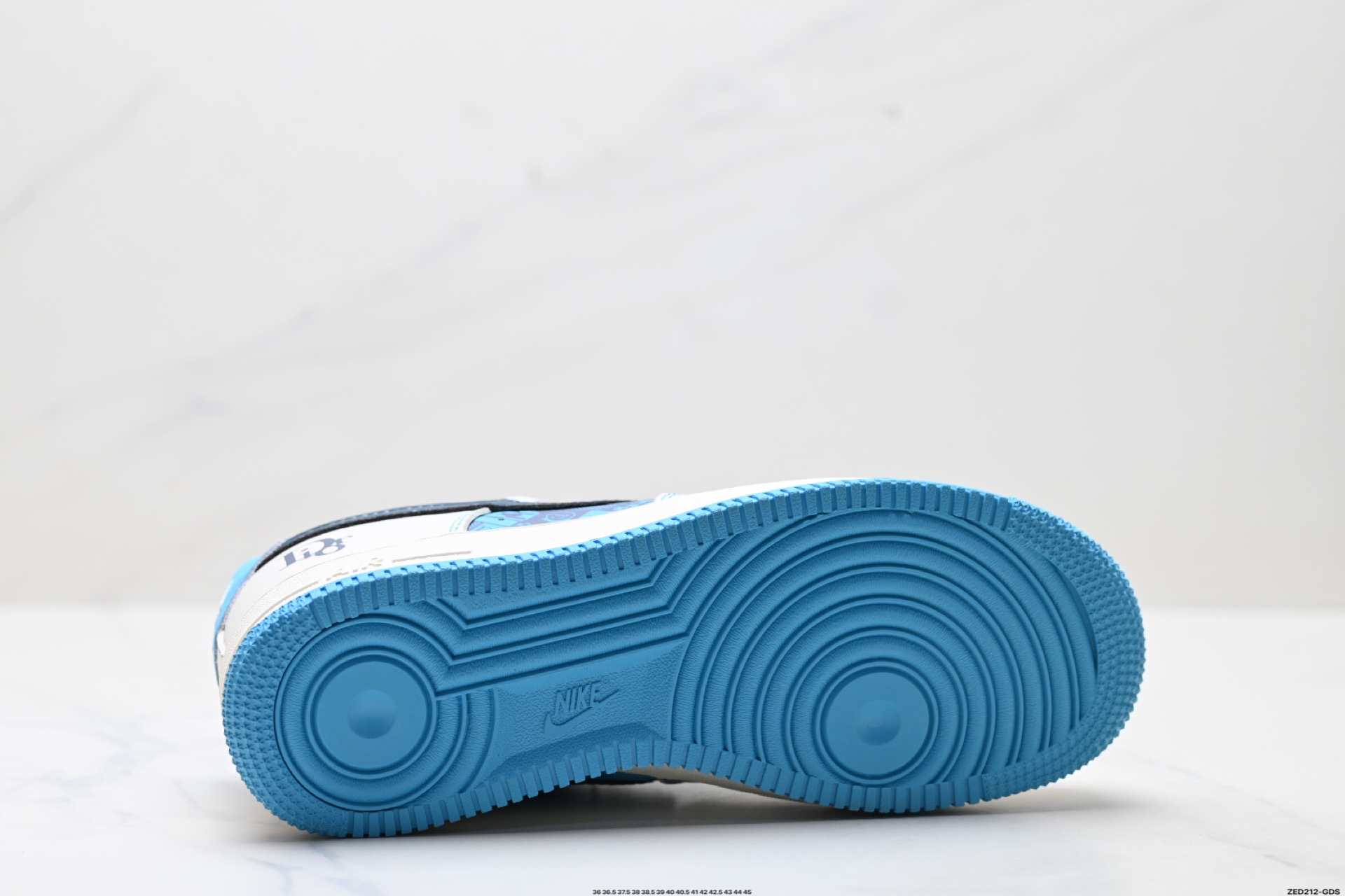 NIKE AIR FORCE 1‘07 KK1988-088 NIKE AIR FORCE 1‘07 KK1988-088