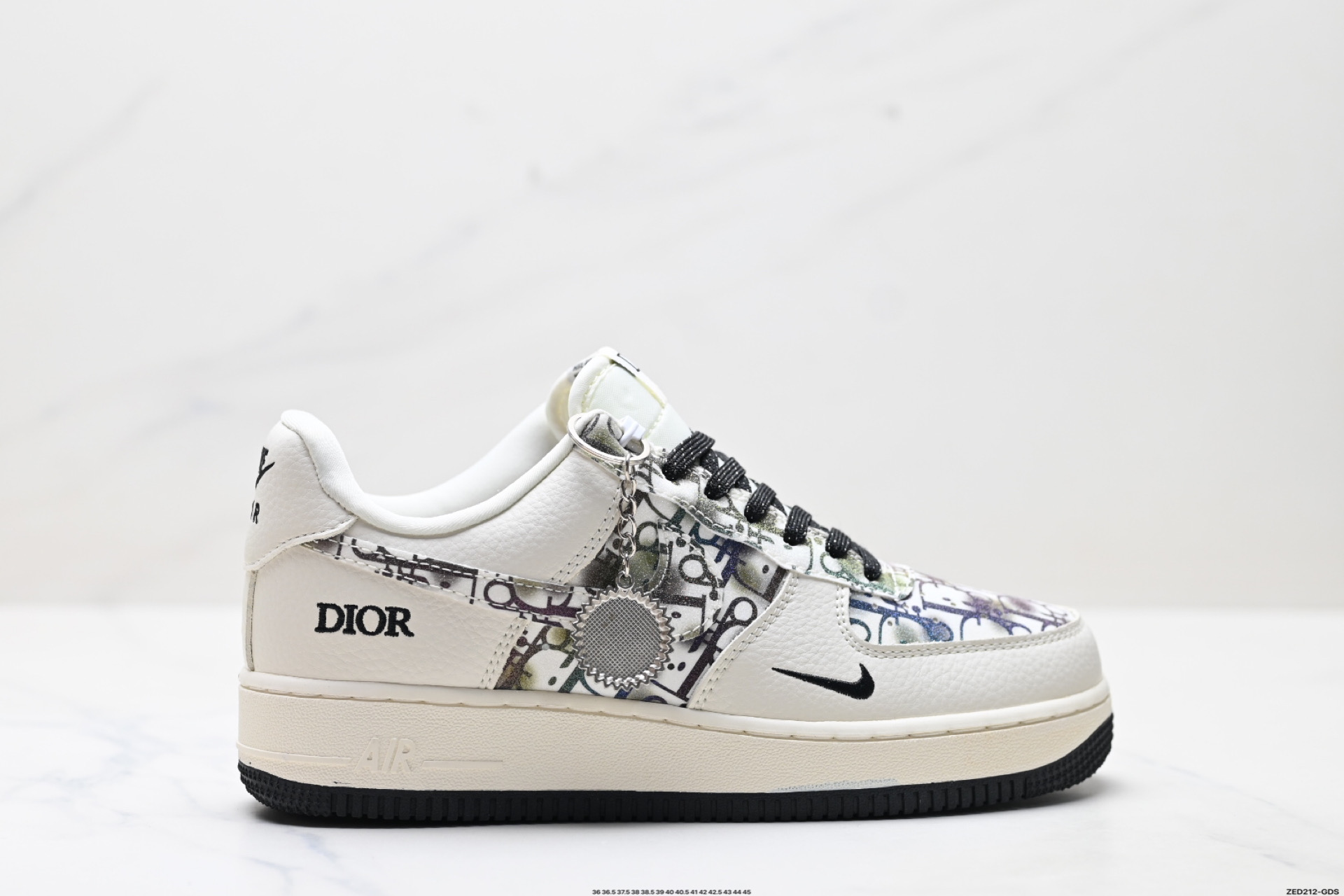 NIKE AIR FORCE 1‘07 LV8 DF0188-064