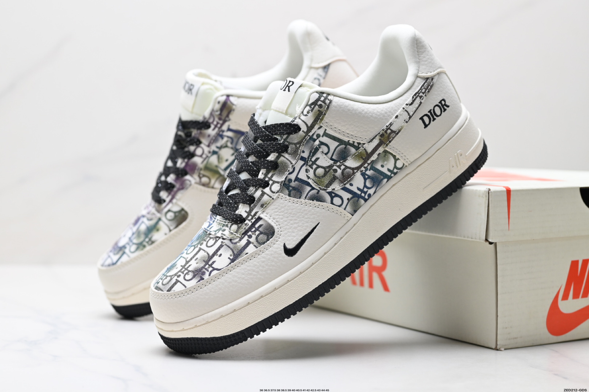 NIKE AIR FORCE 1‘07 LV8 DF0188-064