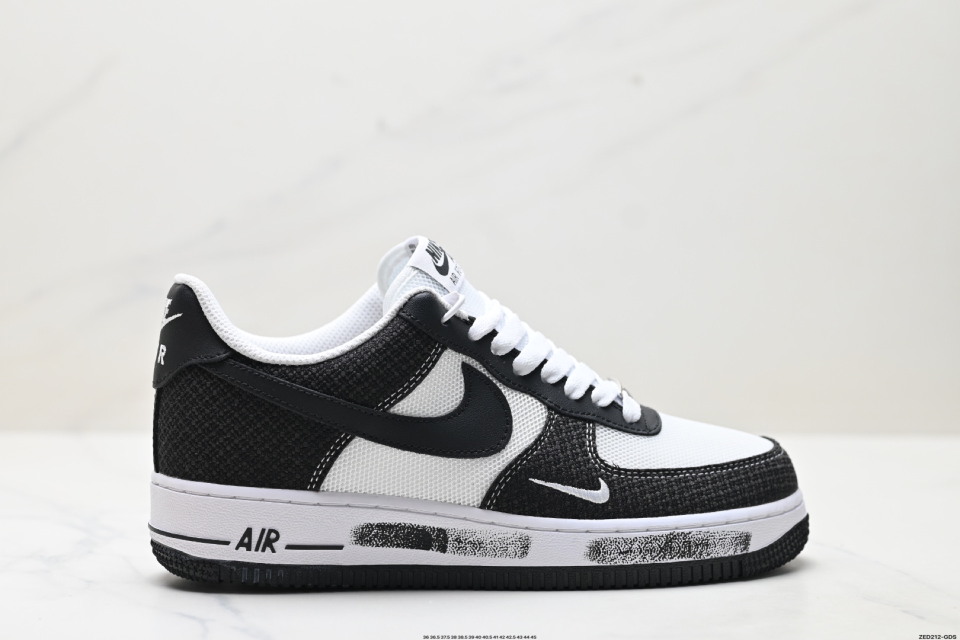 NIKE AIR FORCE 1‘07  ZH0316-091