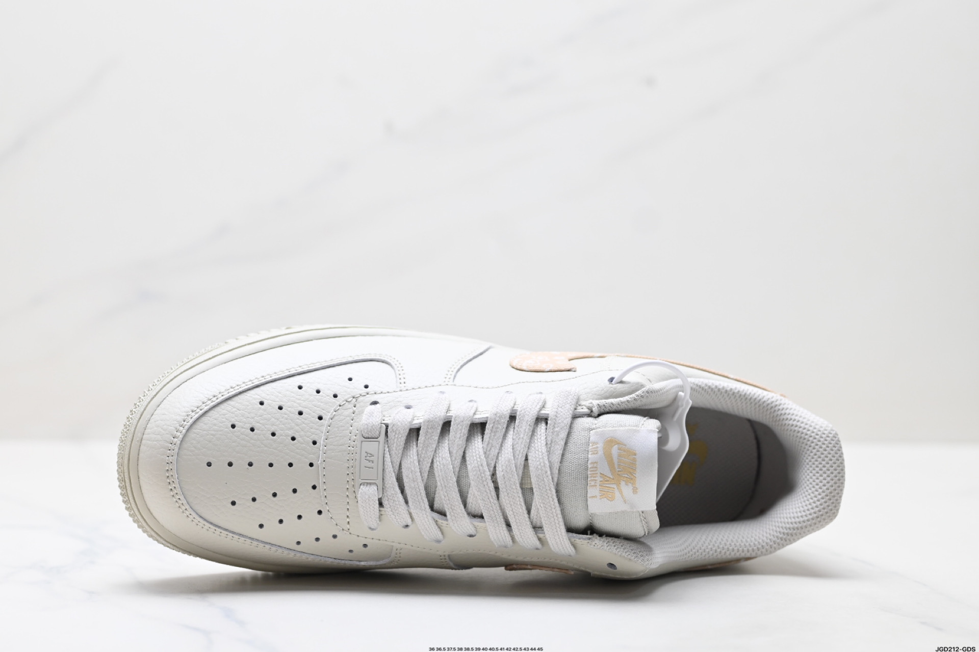 NIKE AIR FORCE 1‘07  iH2051-072