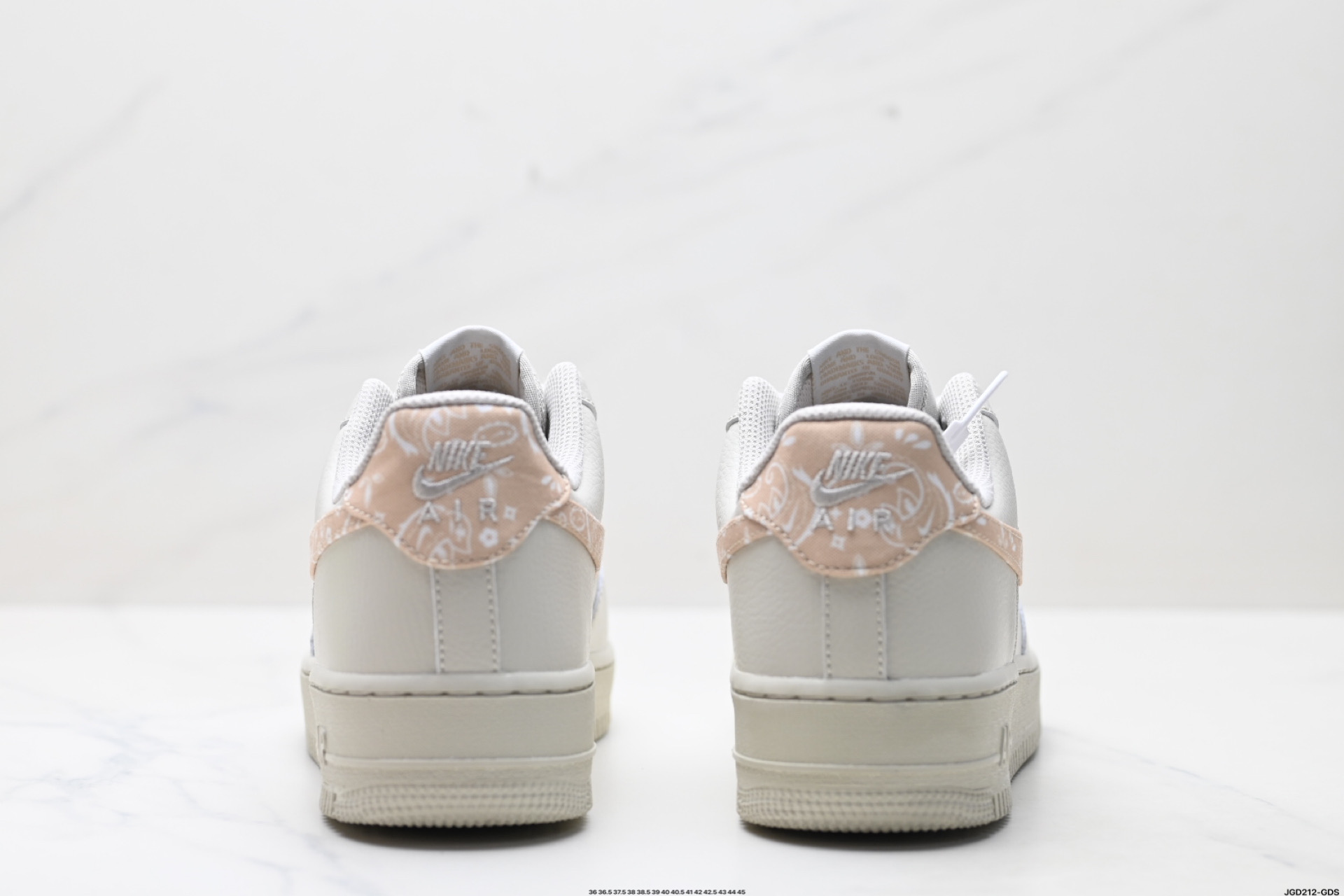 NIKE AIR FORCE 1‘07  iH2051-072