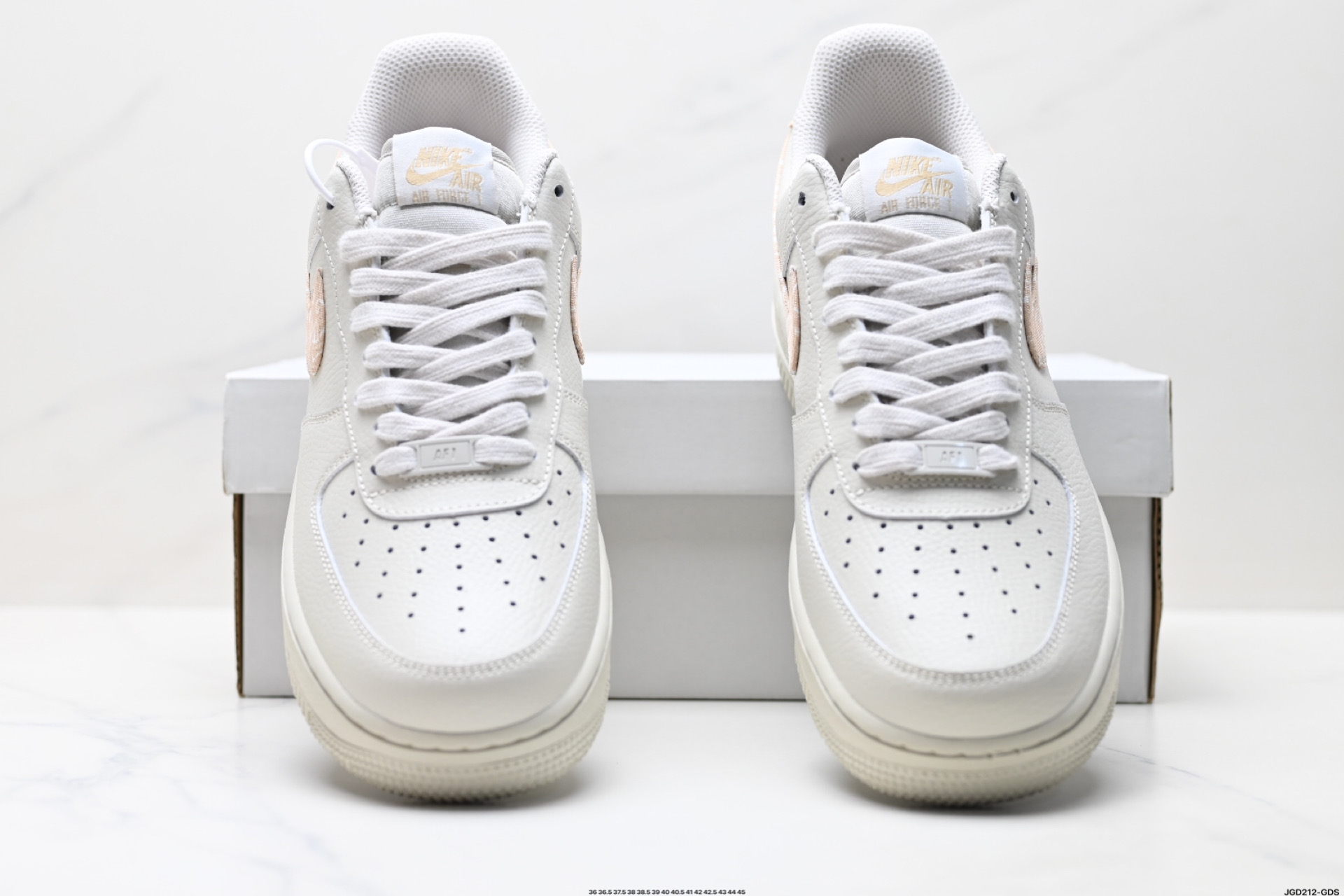 NIKE AIR FORCE 1‘07  iH2051-072