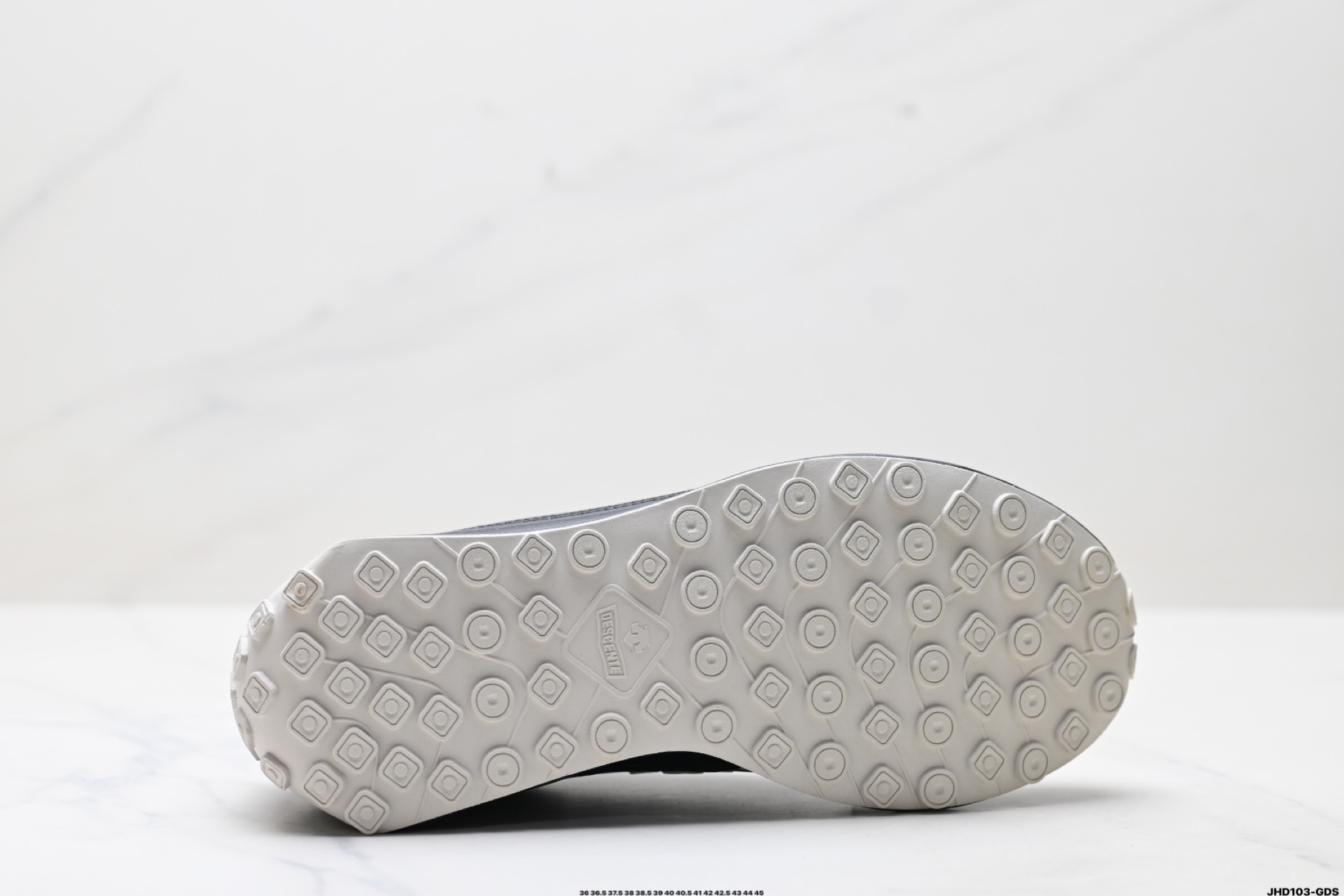 迪桑特DESCENTE 舒适百搭 防滑耐磨 低帮 生活休闲鞋 SP353LCR76