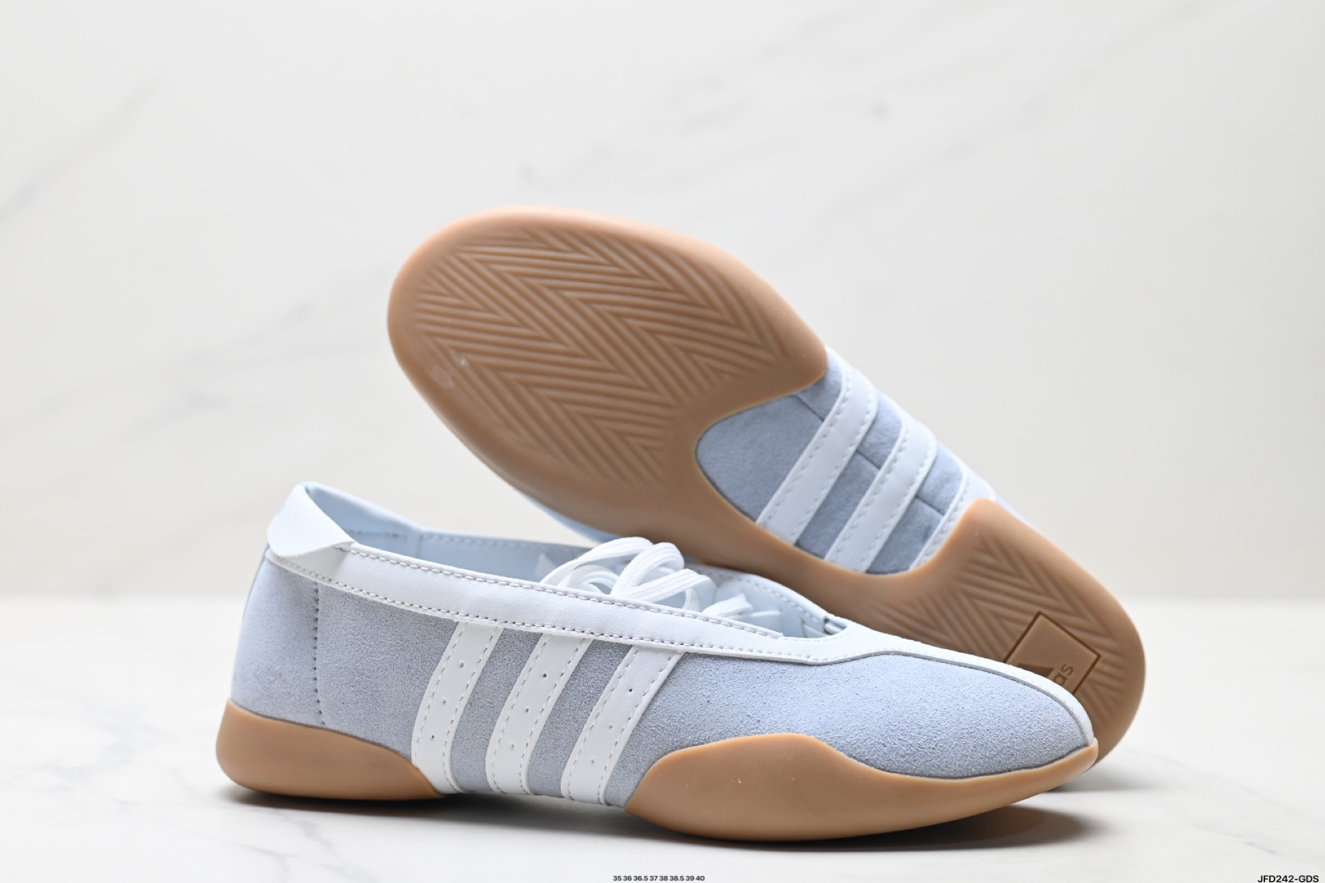 TAEKWONDO MEI BALLET复古芭蕾风薄底鞋女子adidas阿迪达斯三叶草  JR5758