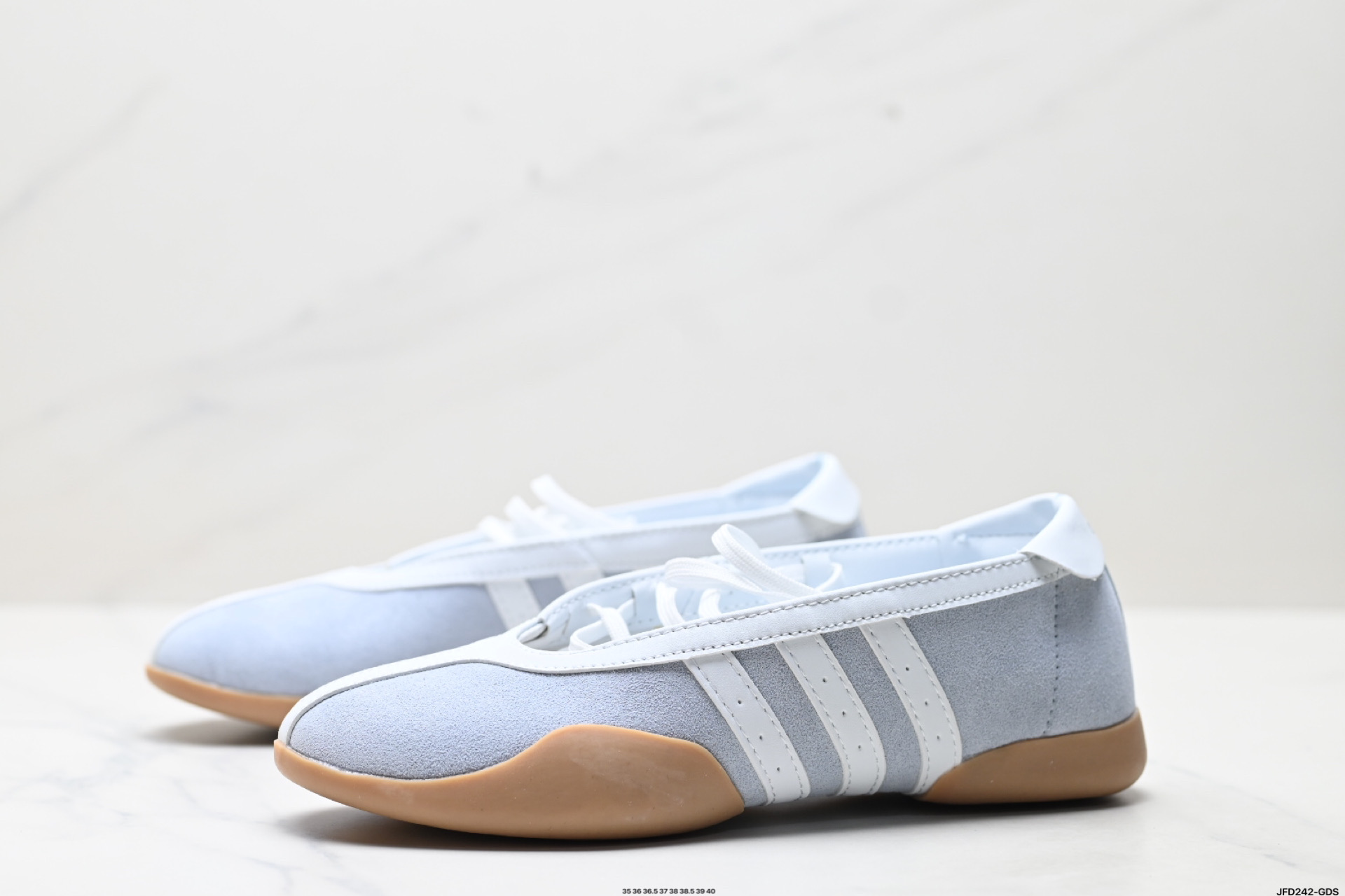 TAEKWONDO MEI BALLET复古芭蕾风薄底鞋女子adidas阿迪达斯三叶草  JR5758