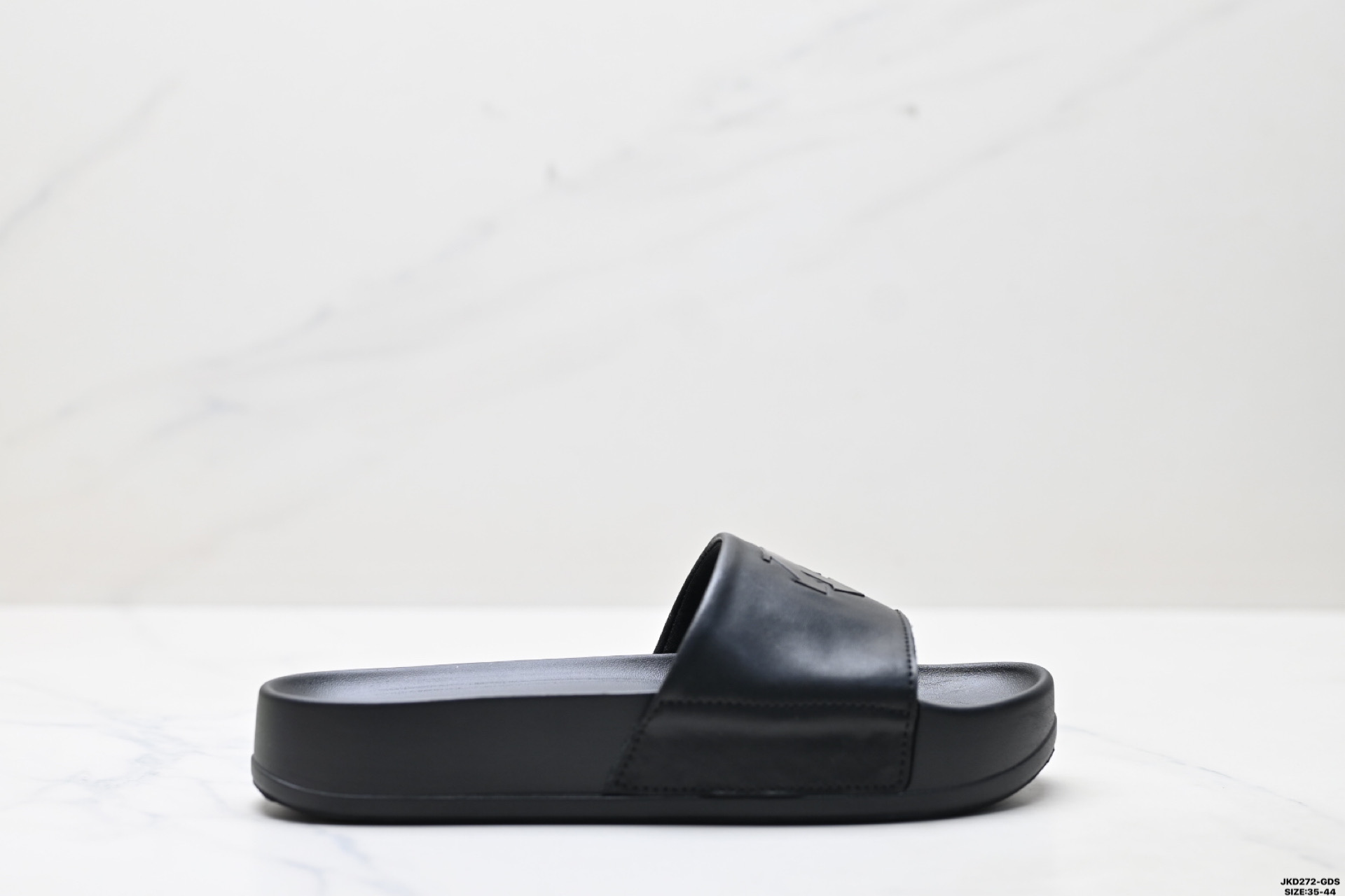 迪桑特 DESCENTE lcing Nars 百搭柔软 防滑一字拖鞋 迪桑特 DESCENTE lcing Nars 百搭柔软 防滑一字拖鞋