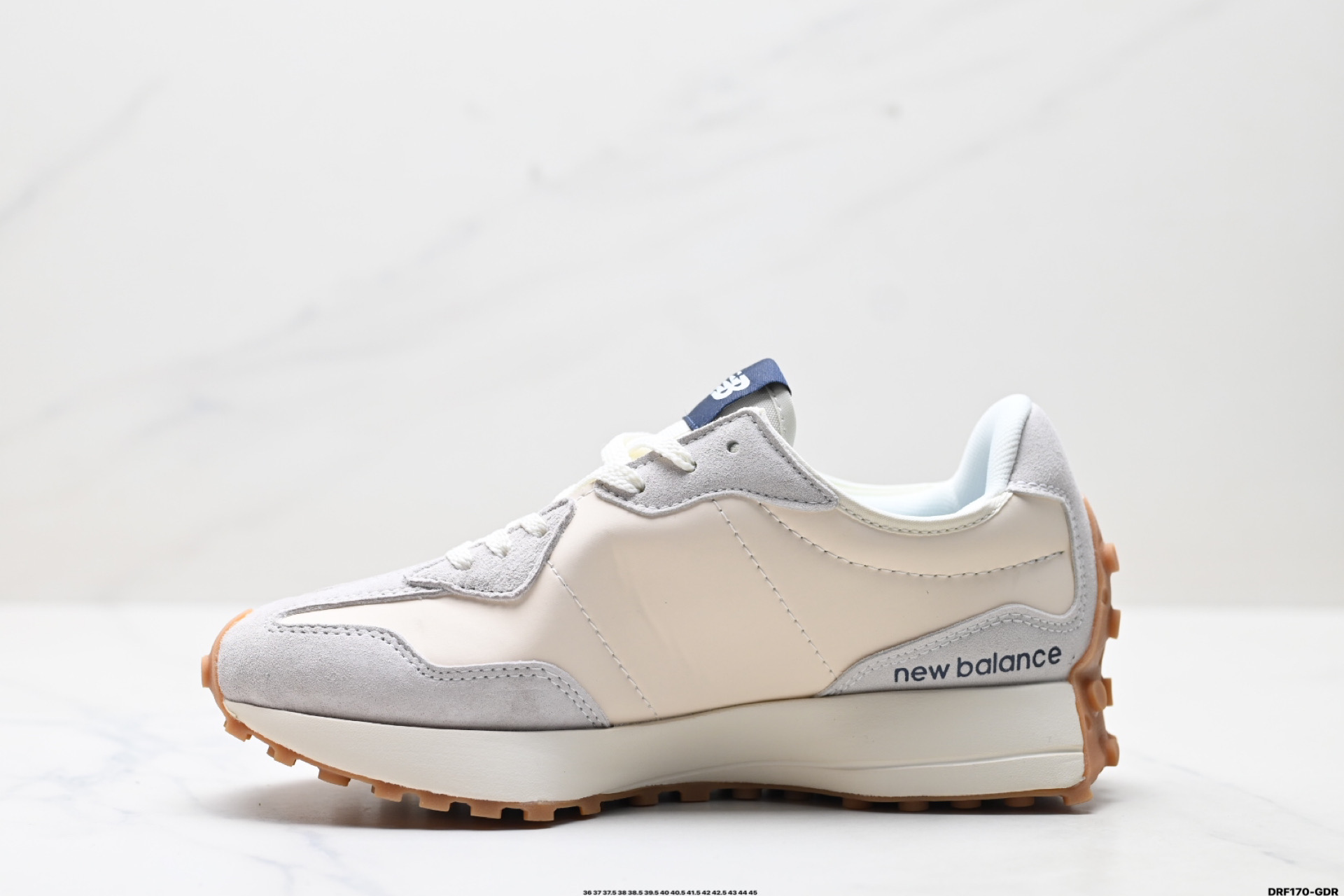 💰145
真标✅New Balance 327系列 复古休闲运动慢跑鞋 以更纯粹的复古风格设计打造的全新造型 侧身还以解构设计 将 N 字标志以做旧压花样式呈现
官方货号:U327WCD
尺码:36 37 37.5 38 38.5 39.5 40 40.5 41.5 42 42.5 43 44 45
ID:DRF170-GDR