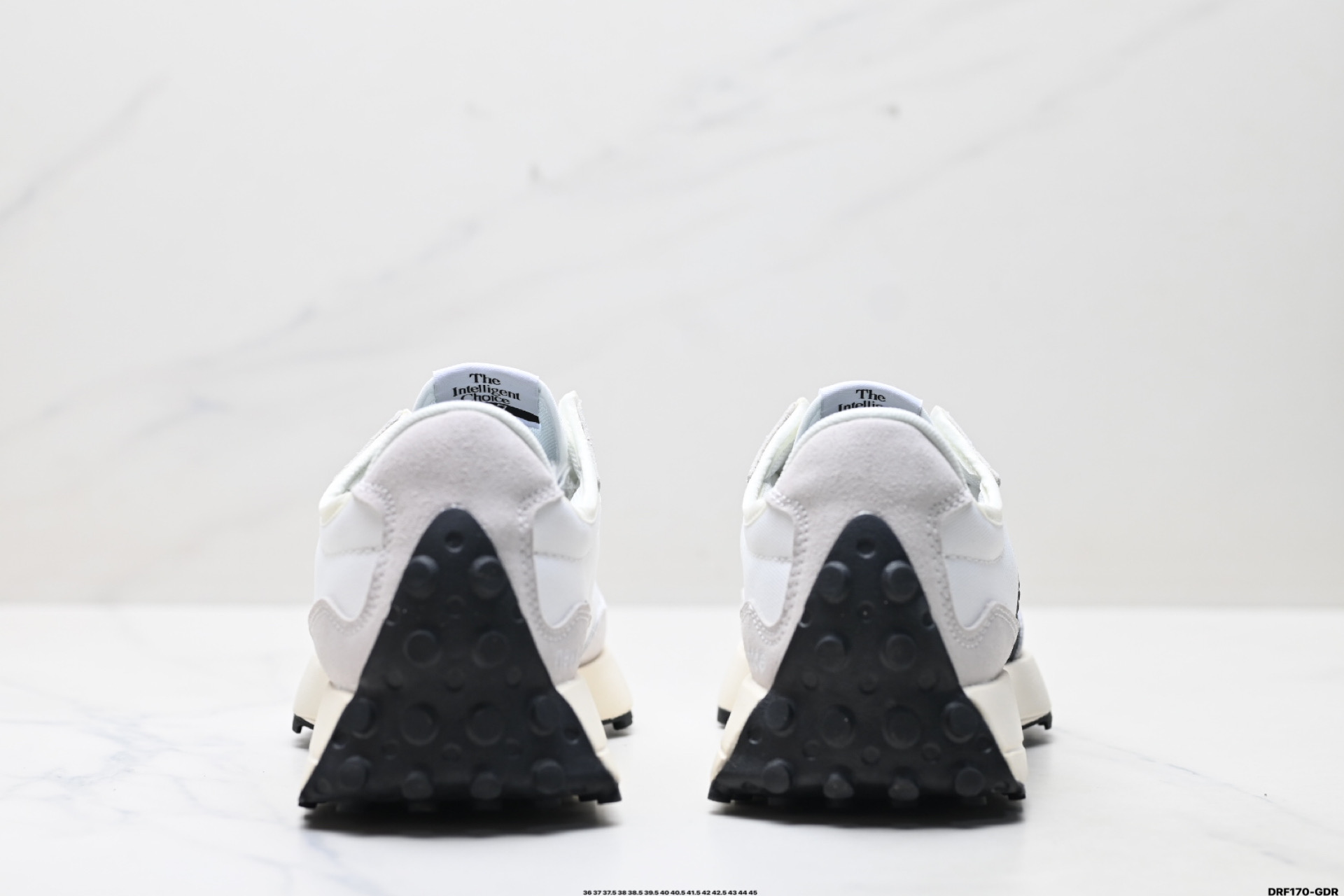💰145
真标✅New Balance 327系列 复古休闲运动慢跑鞋 以更纯粹的复古风格设计打造的全新造型 侧身还以解构设计 将 N 字标志以做旧压花样式呈现
官方货号:U327WCD
尺码:36 37 37.5 38 38.5 39.5 40 40.5 41.5 42 42.5 43 44 45
ID:DRF170-GDR