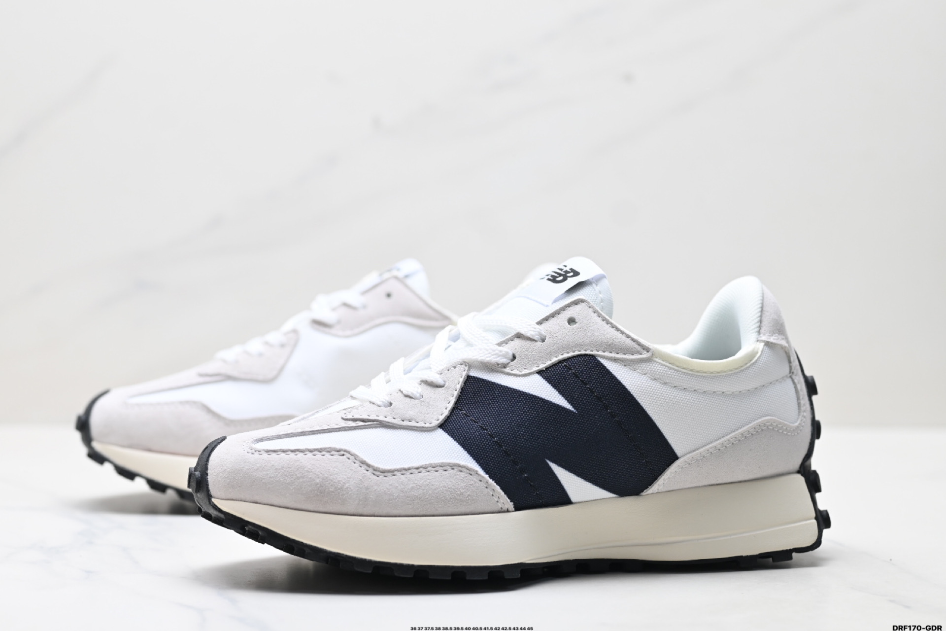 💰145
真标✅New Balance 327系列 复古休闲运动慢跑鞋 以更纯粹的复古风格设计打造的全新造型 侧身还以解构设计 将 N 字标志以做旧压花样式呈现
官方货号:U327WCD
尺码:36 37 37.5 38 38.5 39.5 40 40.5 41.5 42 42.5 43 44 45
ID:DRF170-GDR