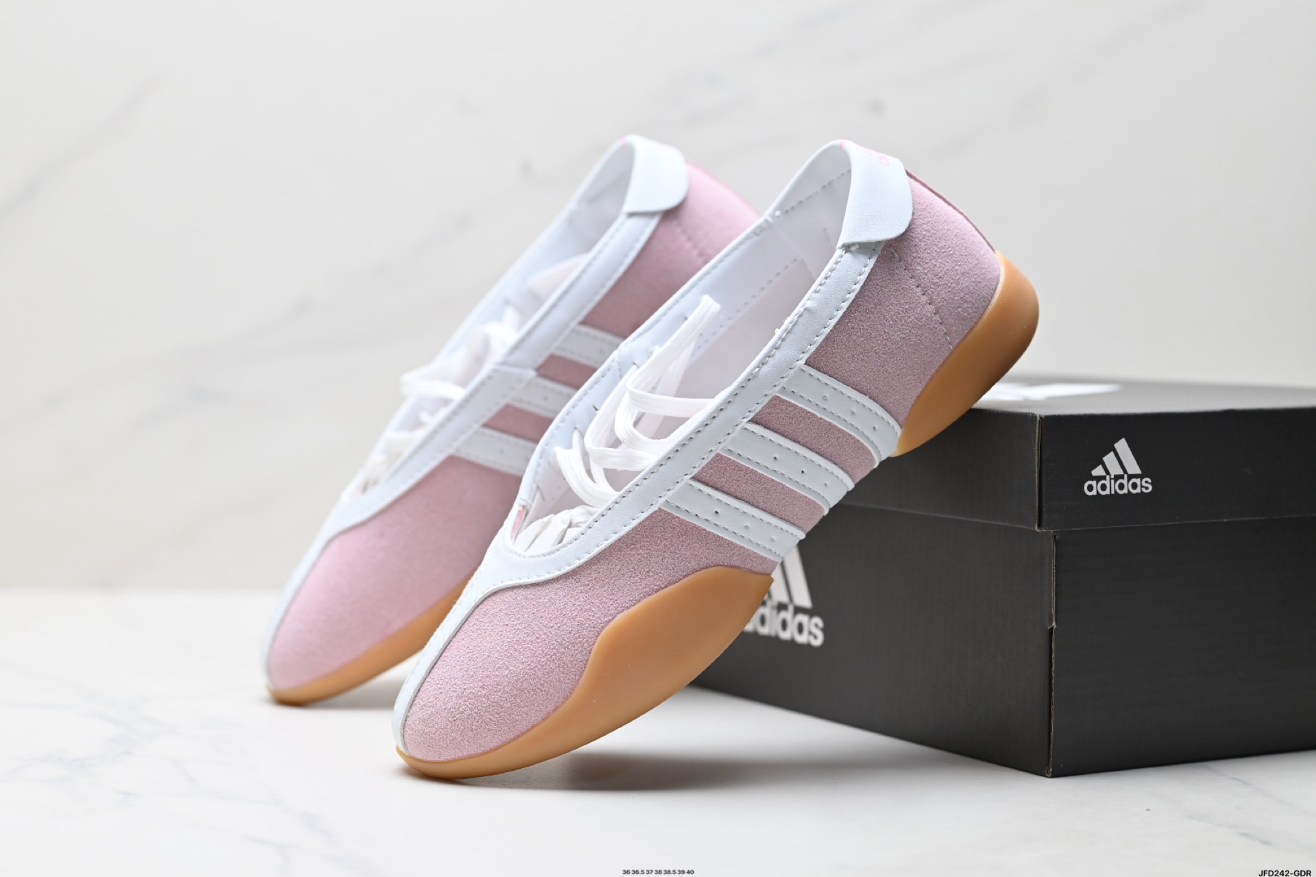 TAEKWONDO MEI BALLET复古芭蕾风薄底鞋女子adidas阿迪达斯三叶草  JQ0669