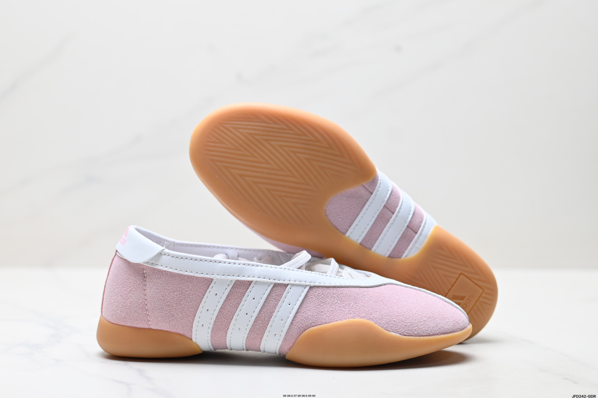 TAEKWONDO MEI BALLET复古芭蕾风薄底鞋女子adidas阿迪达斯三叶草  JQ0669