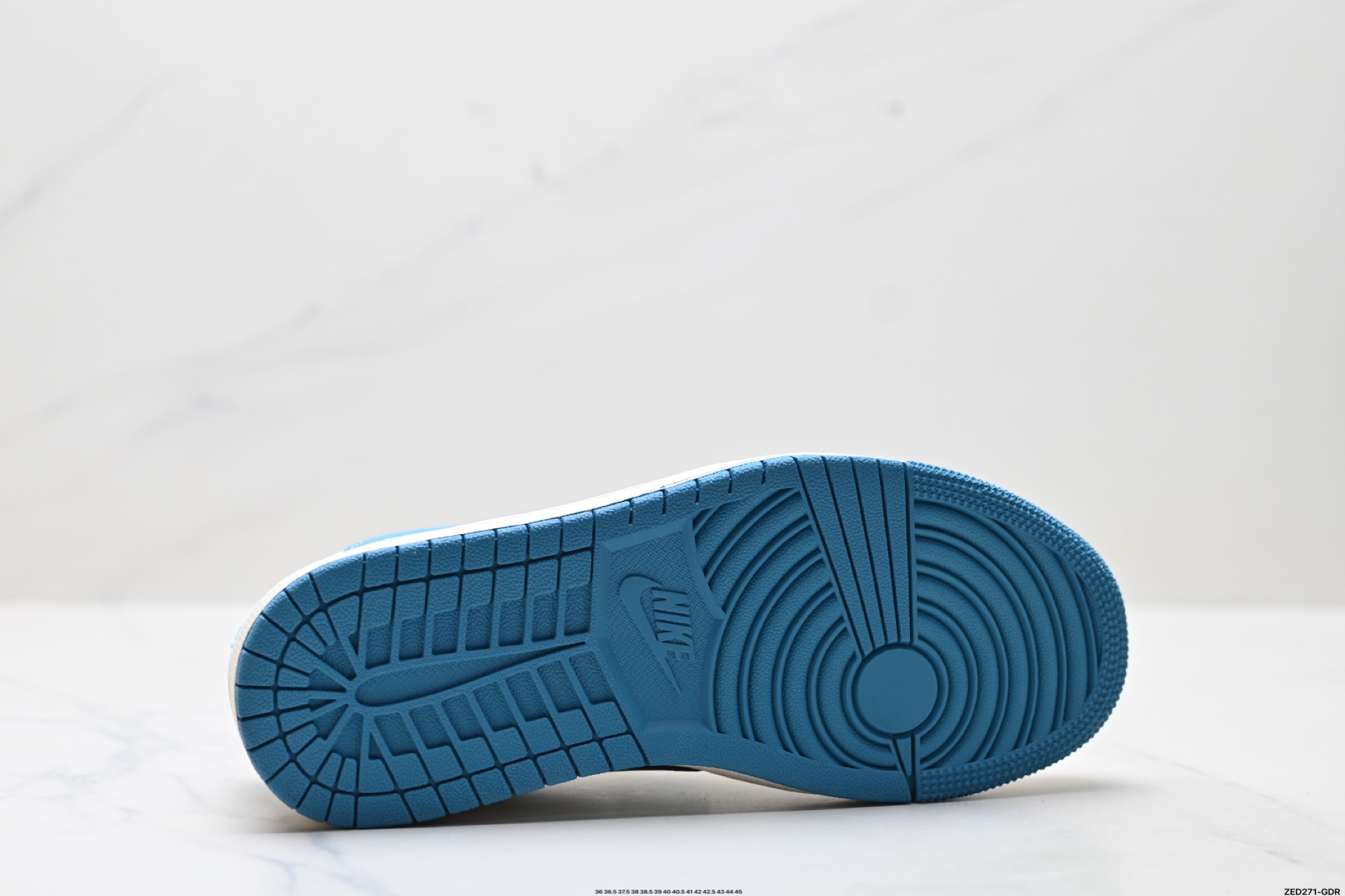 Nike Air Jordan 1 x Travis Scott AJ1倒勾 乔一倒钩 ‘DIY’定制 耐克 低帮文化篮球鞋 ZH2598-165