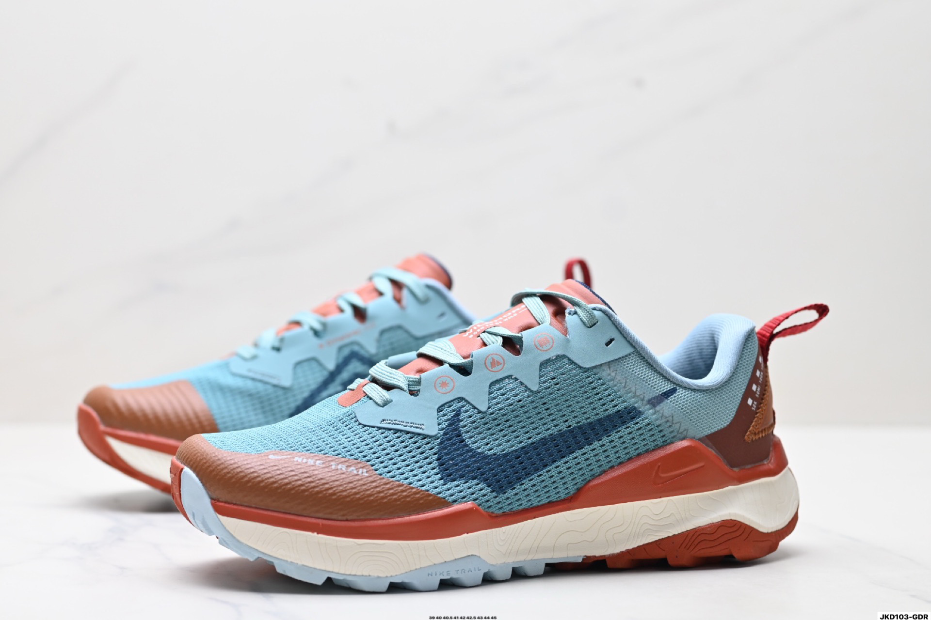 💰180
公司级✅Nike React Wildhorse 8 耐克 越野户外避震缓冲休闲运动慢跑鞋 
这双鞋采用了Nike React技术 这是一种轻盈耐穿的泡绵材料 能够为你带来平稳的回弹体验 让每一步都充满力量与自信 
橡胶外底为你提供了出色的抓地力 让你能够轻松驾驭各种复杂地形 鞋面融入了现代材料 轻盈而富有结构感 为你带来出色的透气性能 
货号:DR2686-007
尺码:39 40 40.5 41 42 42.5 43 44 45 
ID:JKD103-GDR