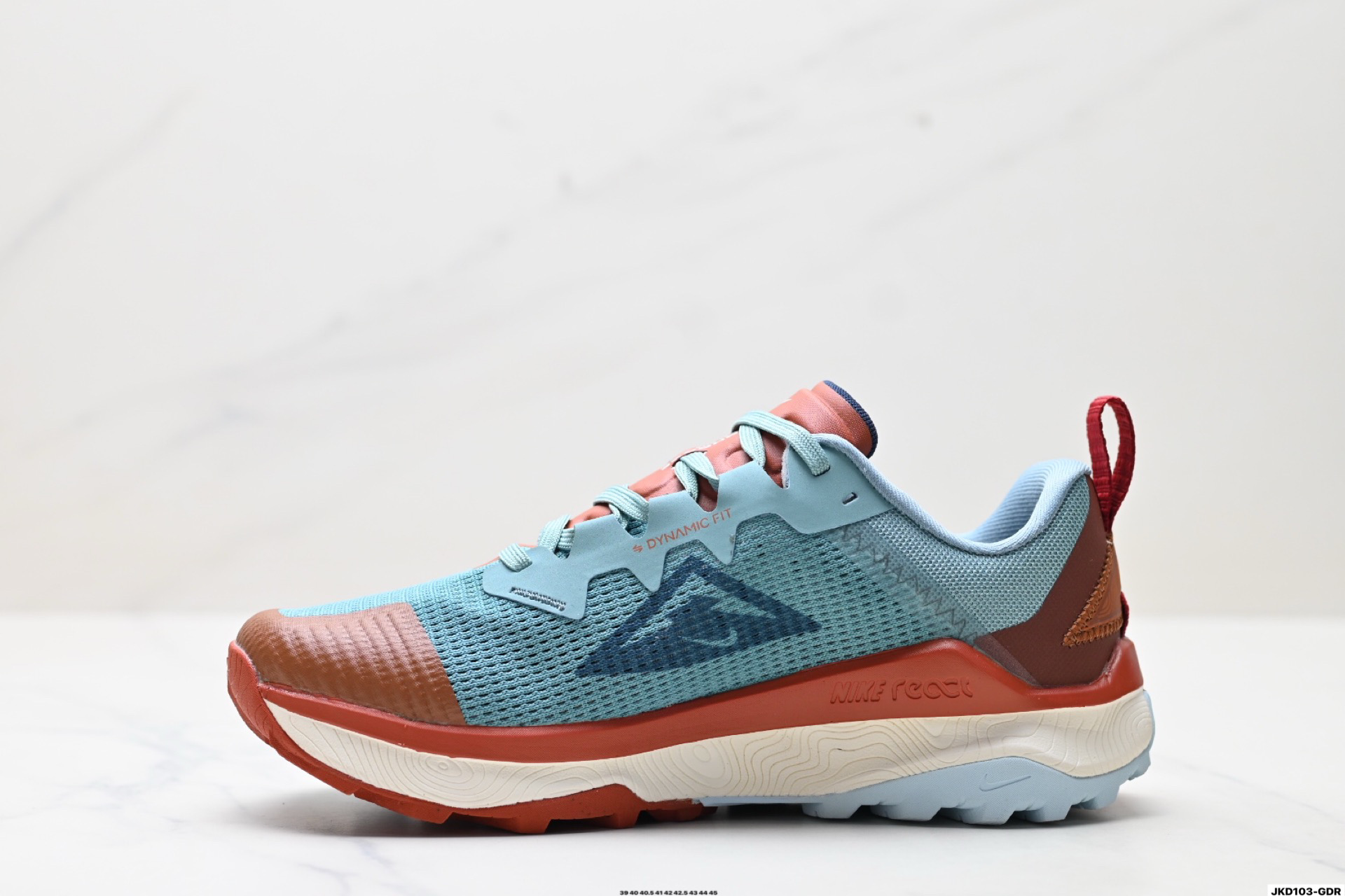 💰180
公司级✅Nike React Wildhorse 8 耐克 越野户外避震缓冲休闲运动慢跑鞋 
这双鞋采用了Nike React技术 这是一种轻盈耐穿的泡绵材料 能够为你带来平稳的回弹体验 让每一步都充满力量与自信 
橡胶外底为你提供了出色的抓地力 让你能够轻松驾驭各种复杂地形 鞋面融入了现代材料 轻盈而富有结构感 为你带来出色的透气性能 
货号:DR2686-007
尺码:39 40 40.5 41 42 42.5 43 44 45 
ID:JKD103-GDR