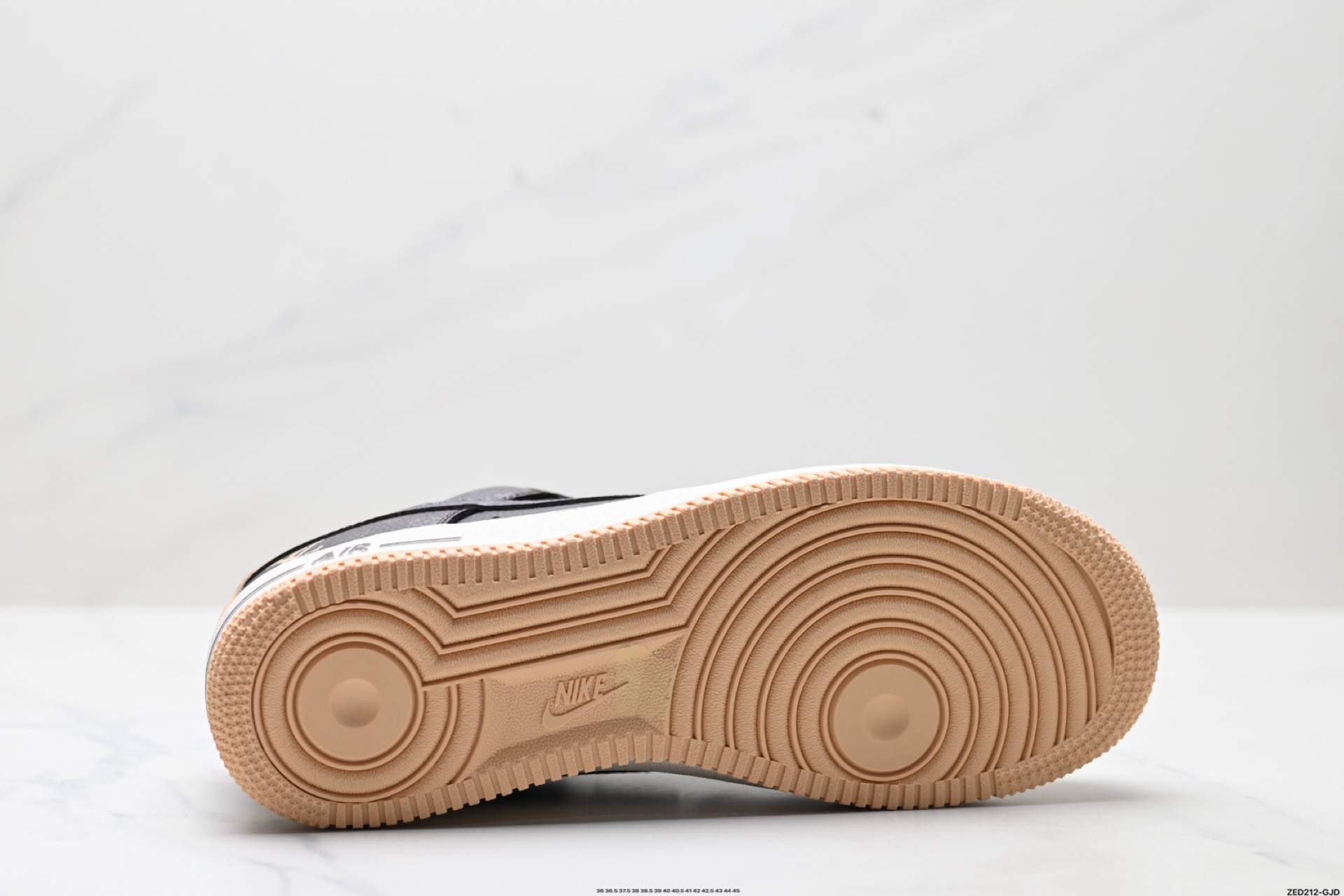 NIKE AIR FORCE 1‘07 LW9279-007 NIKE AIR FORCE 1‘07 LW9279-007