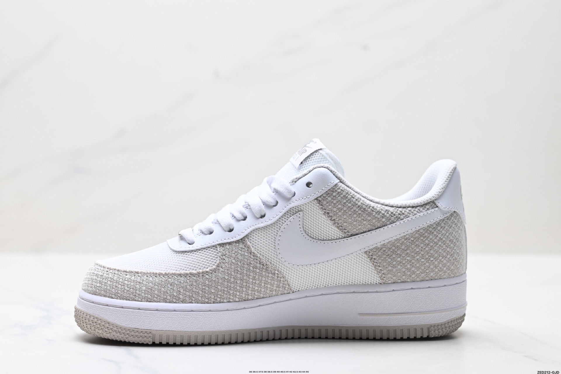 NIKE AIR FORCE 1‘07  ZH0316-092