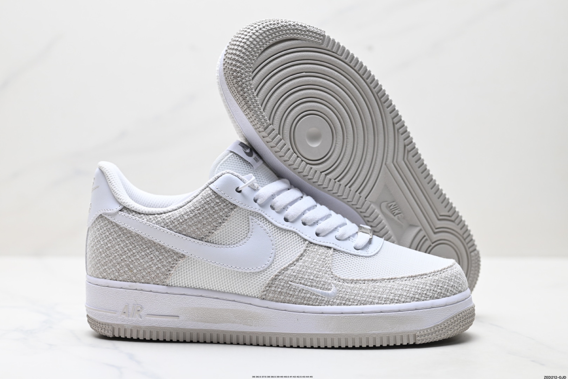 NIKE AIR FORCE 1‘07  ZH0316-092