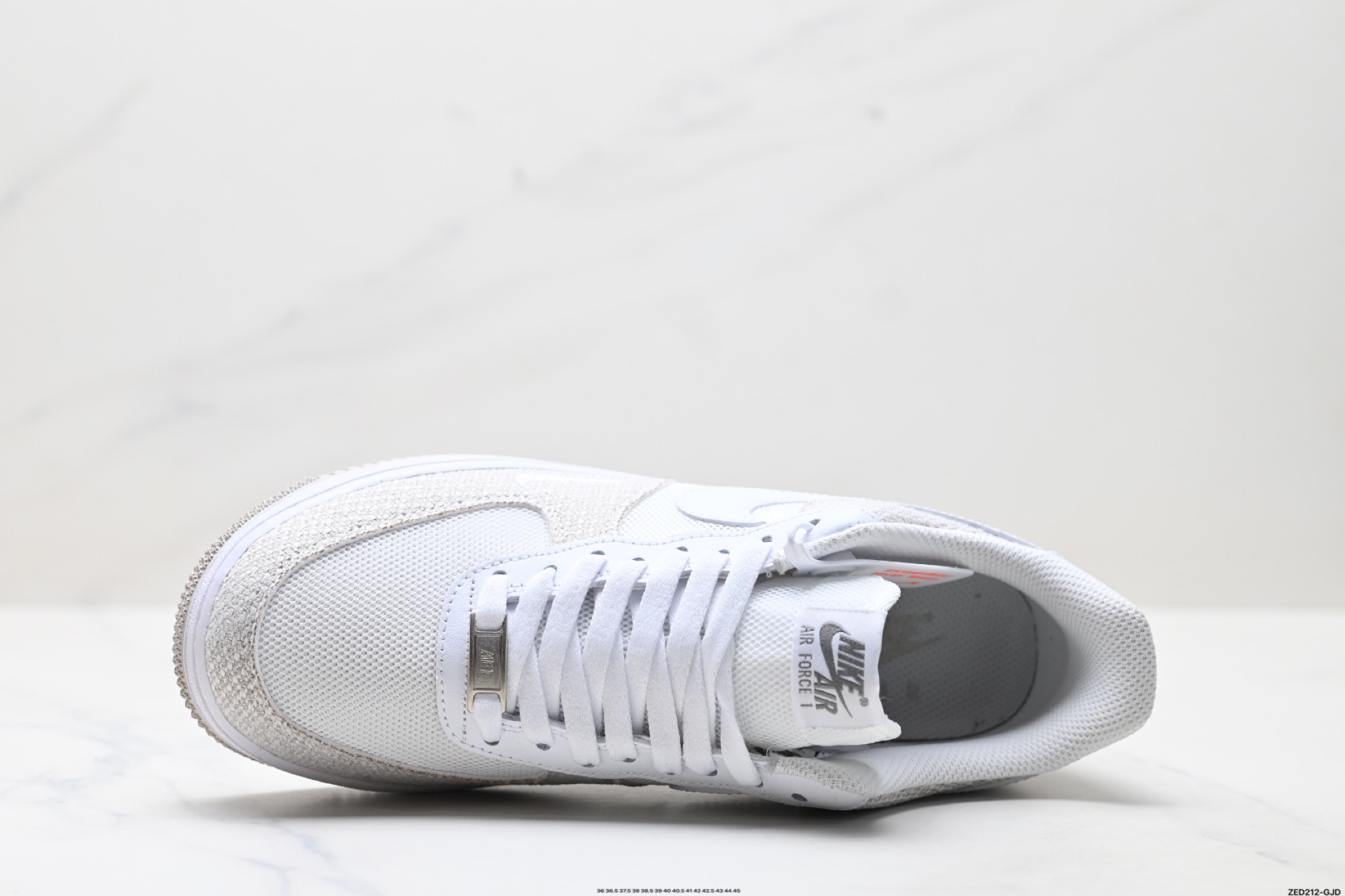 NIKE AIR FORCE 1‘07  ZH0316-092