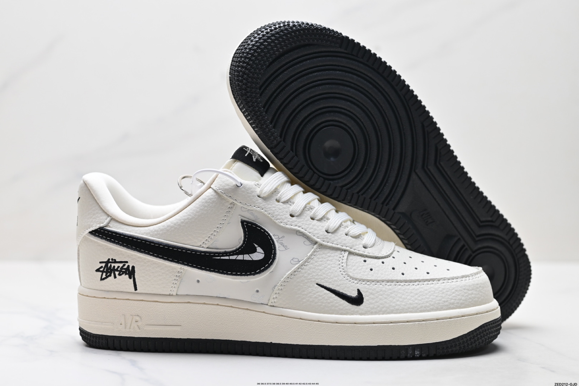 NIKE AIR FORCE 1‘07  KK1988-093
