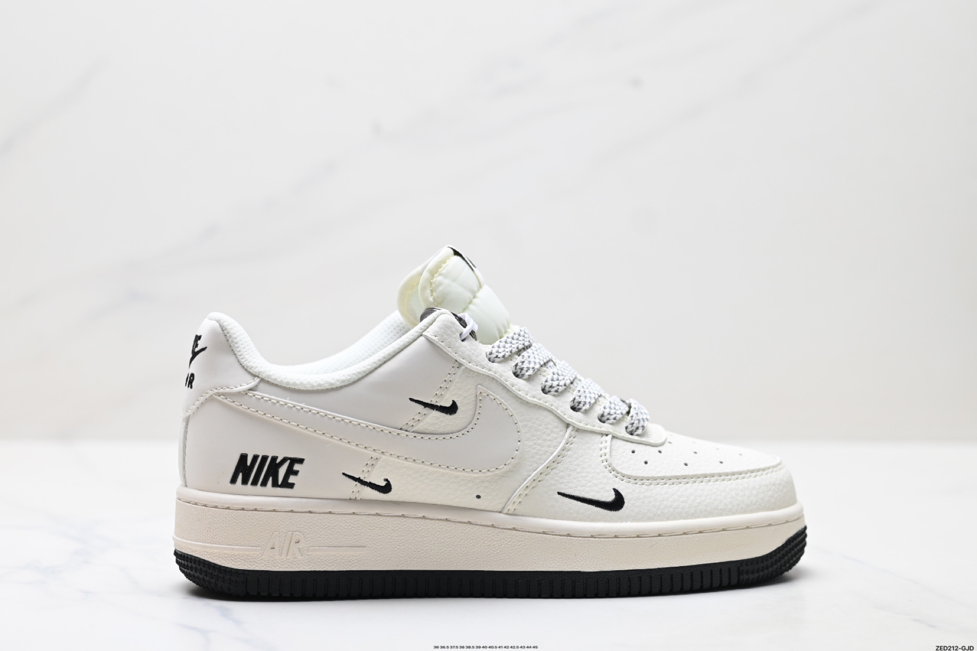 NIKE AIR FORCE 1‘07 LV8  XX3168-183