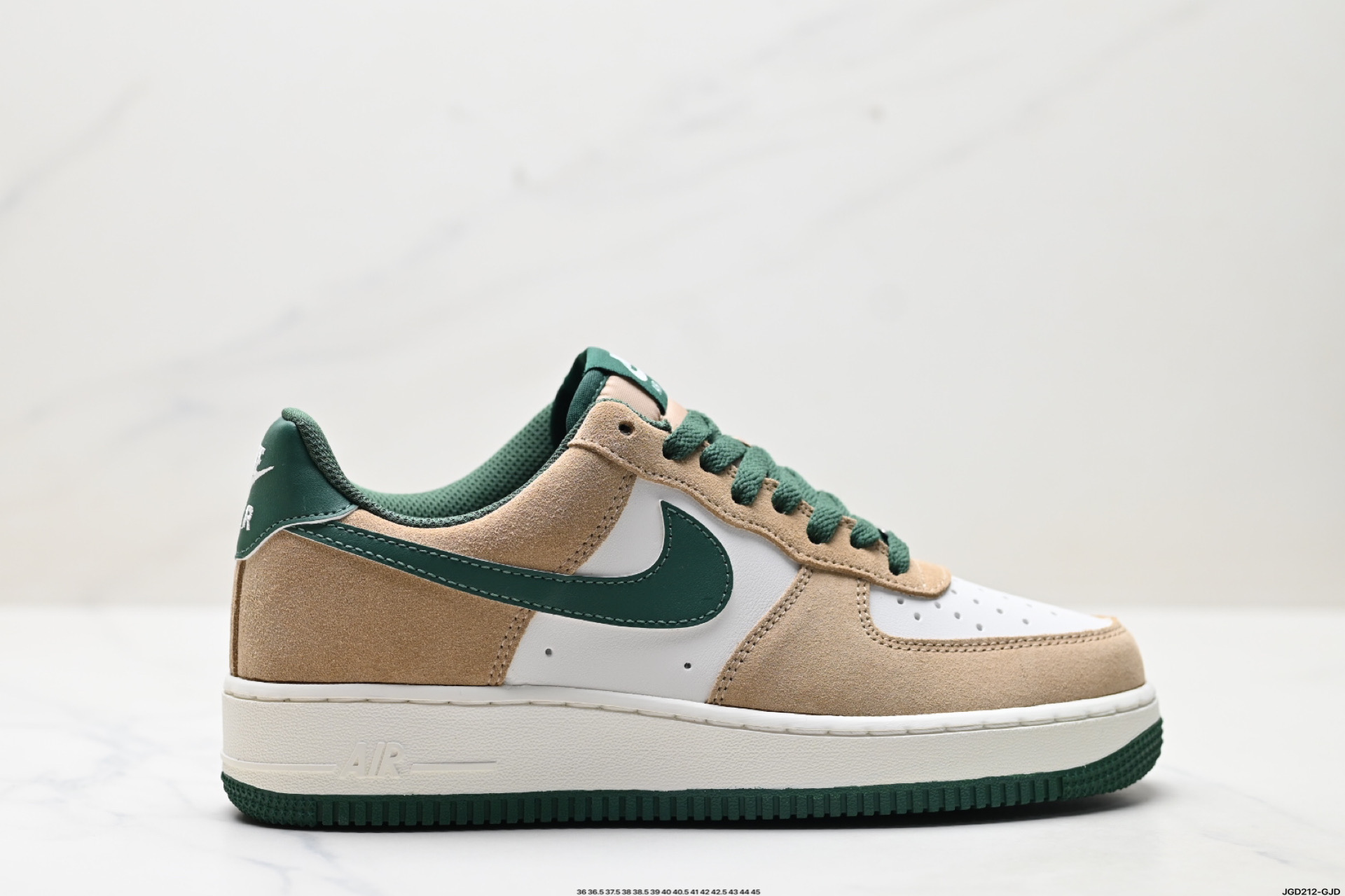NIKE AIR FORCE 1‘07 LV8  FQ8714-203
